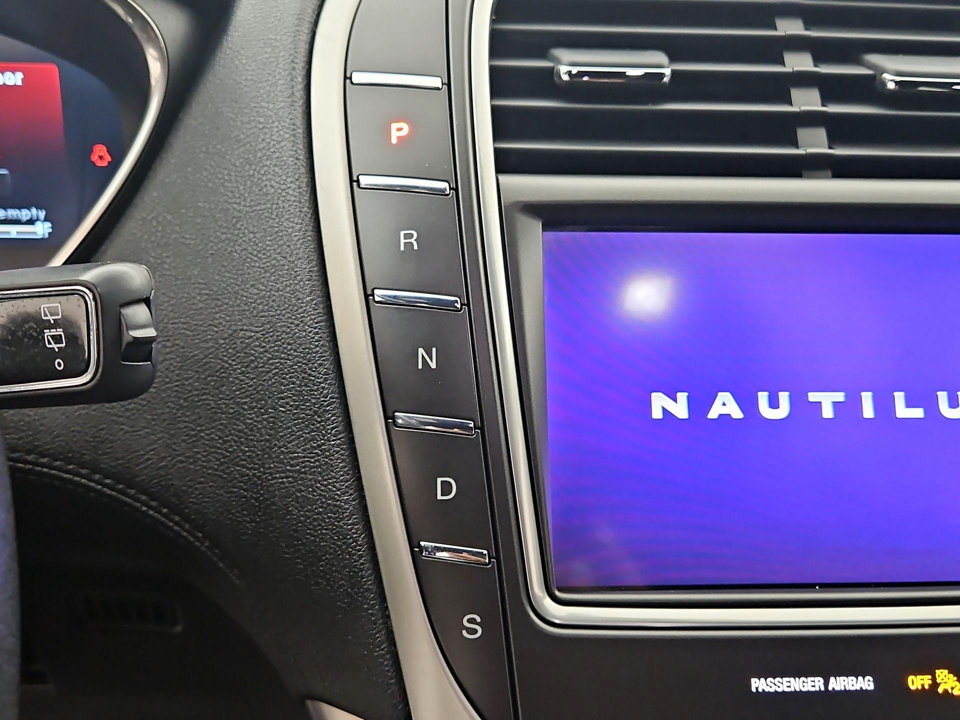 Thumbnail: 2020 Lincoln Nautilus - 17