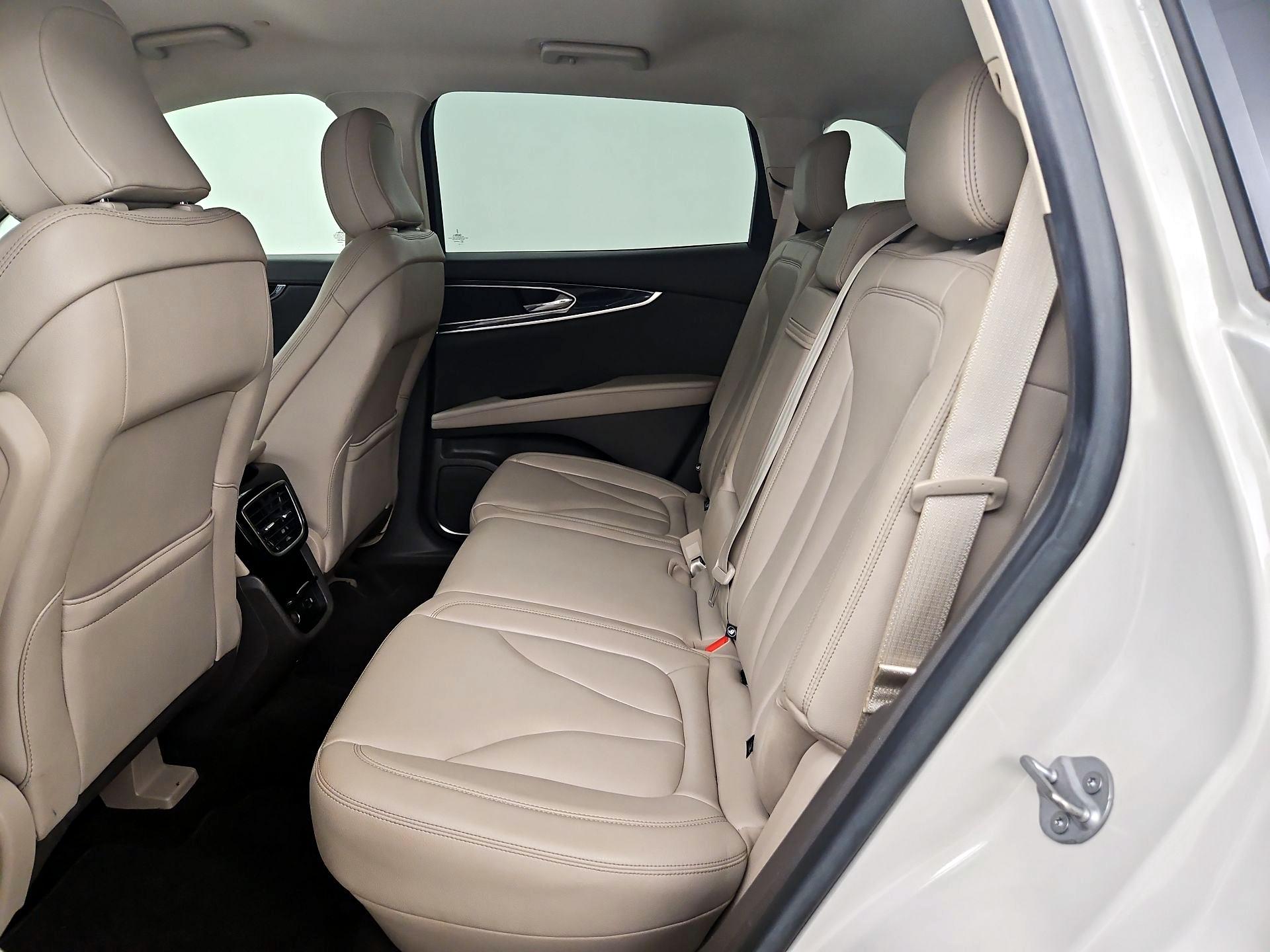 Thumbnail: 2022 Lincoln Nautilus - 19