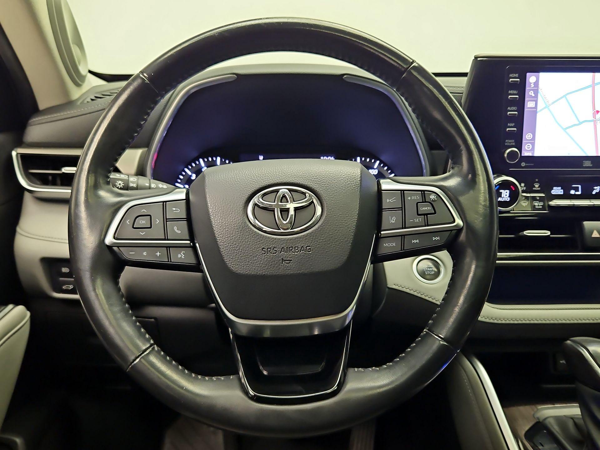 Thumbnail: 2020 Toyota Highlander - 10