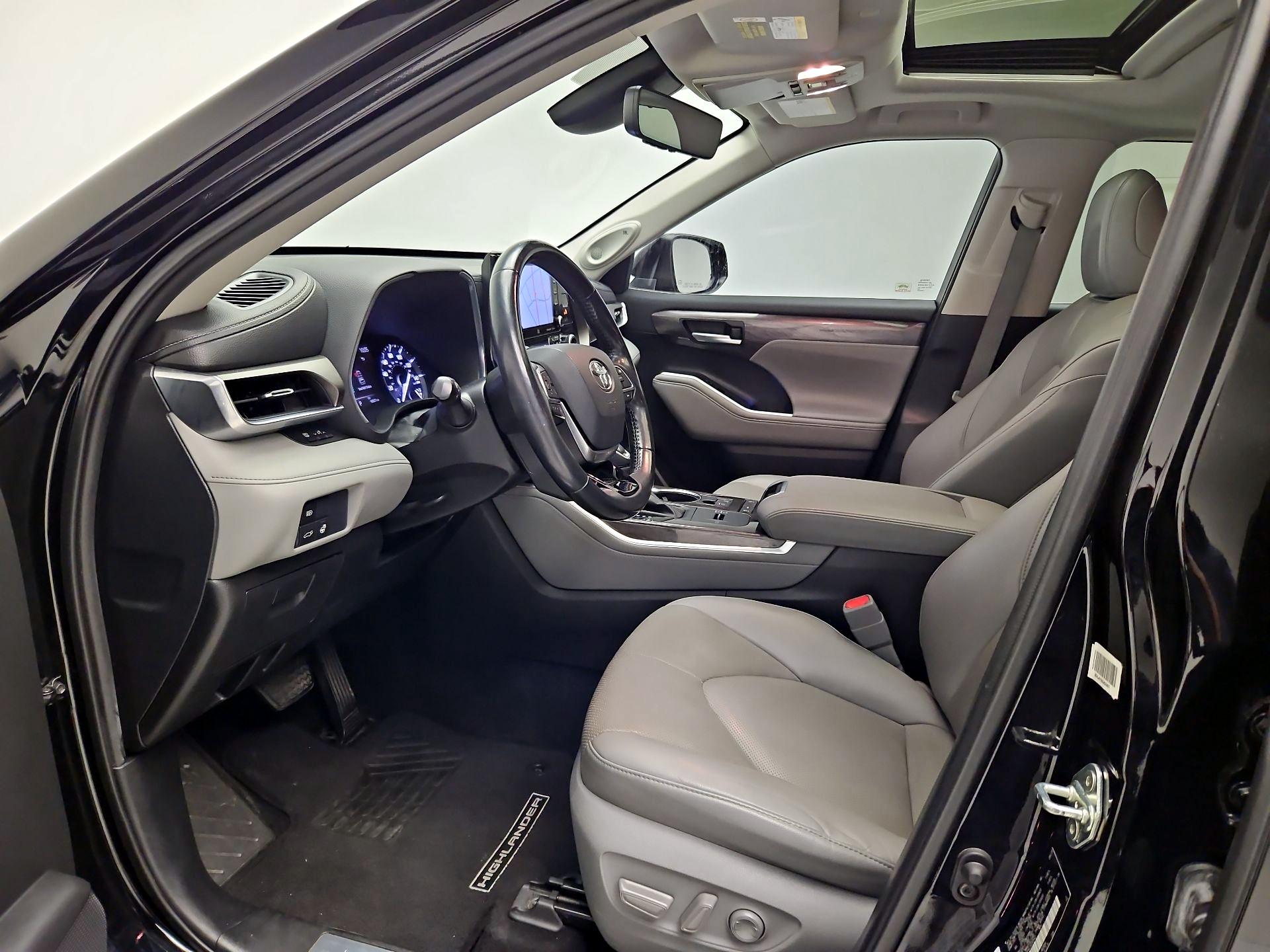 Thumbnail: 2020 Toyota Highlander - 11