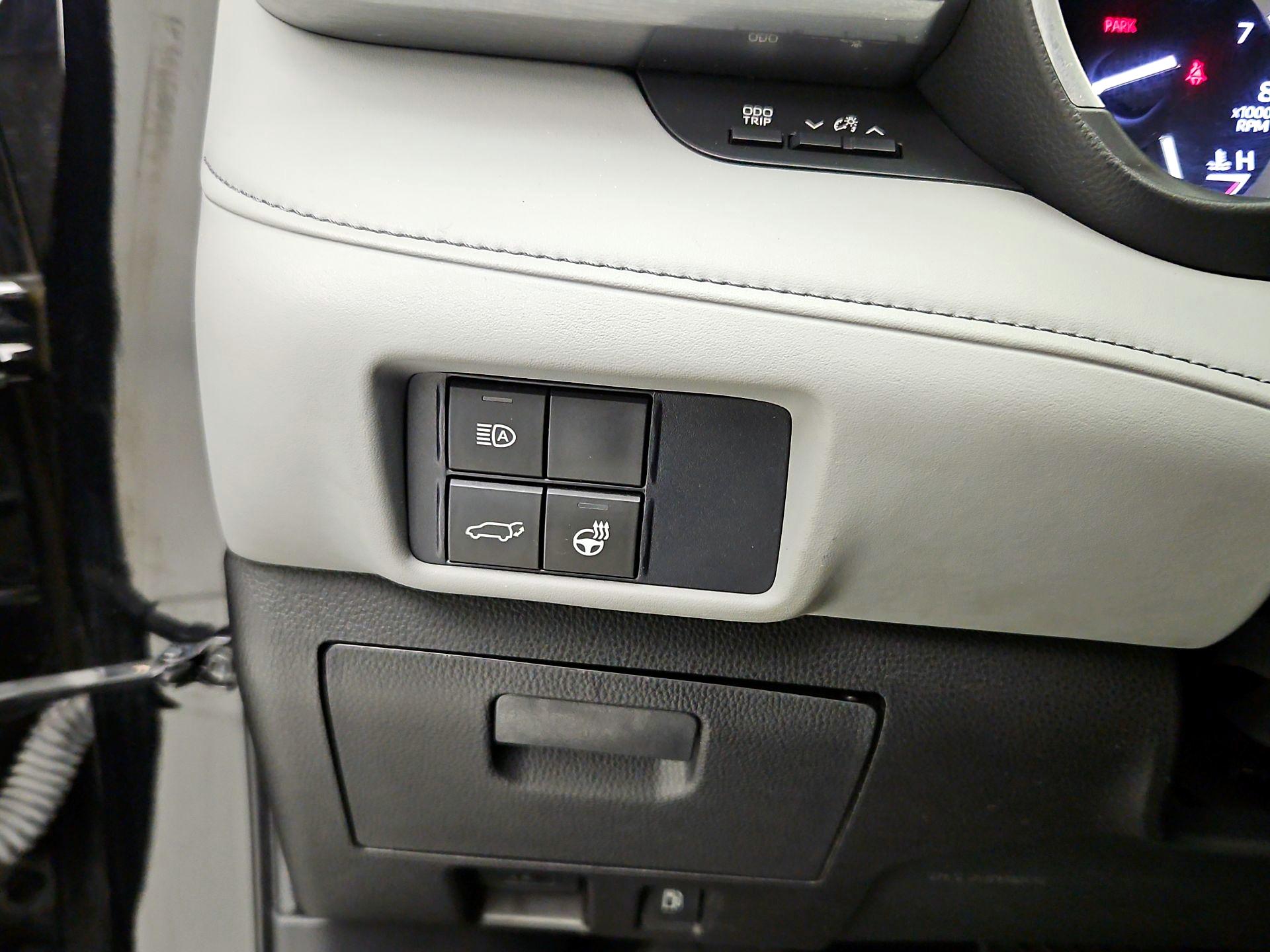 Thumbnail: 2020 Toyota Highlander - 13