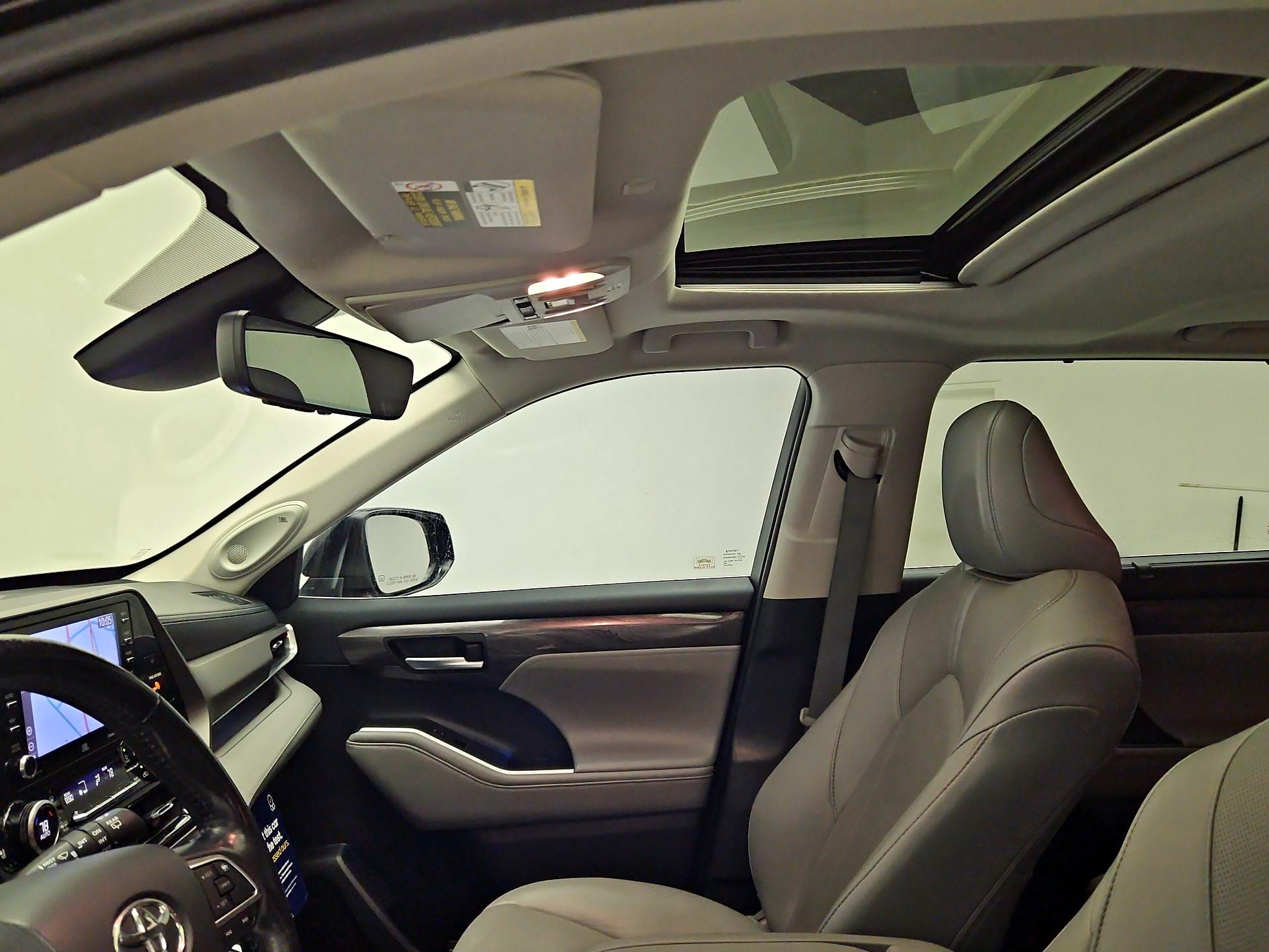 Thumbnail: 2020 Toyota Highlander - 20