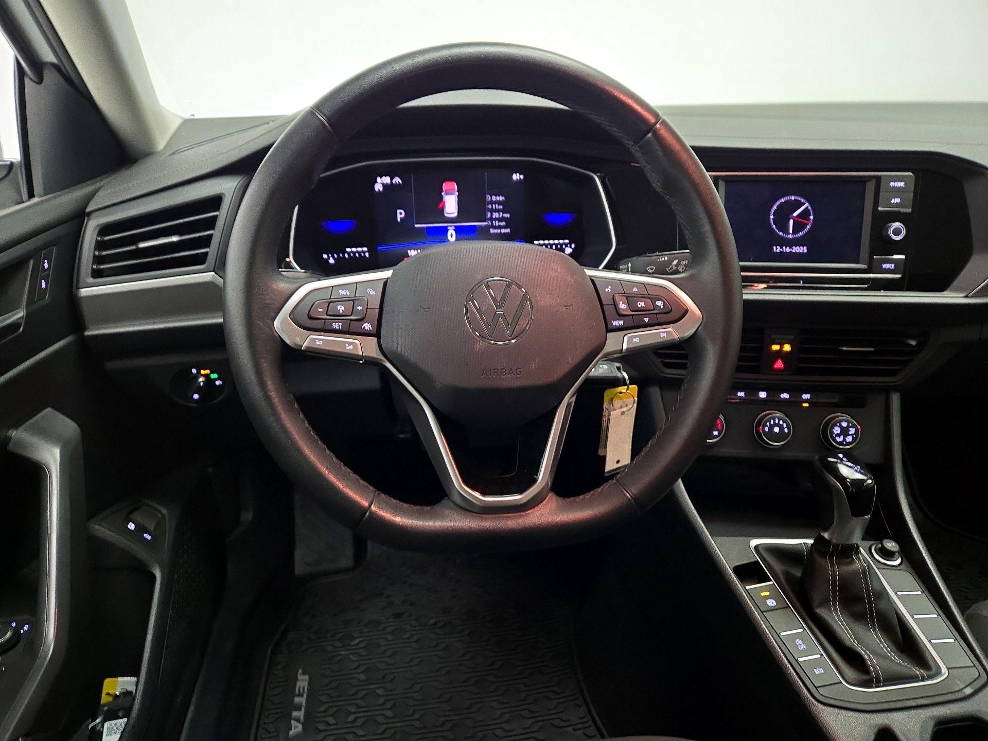 Thumbnail: 2024 Volkswagen Jetta - 10