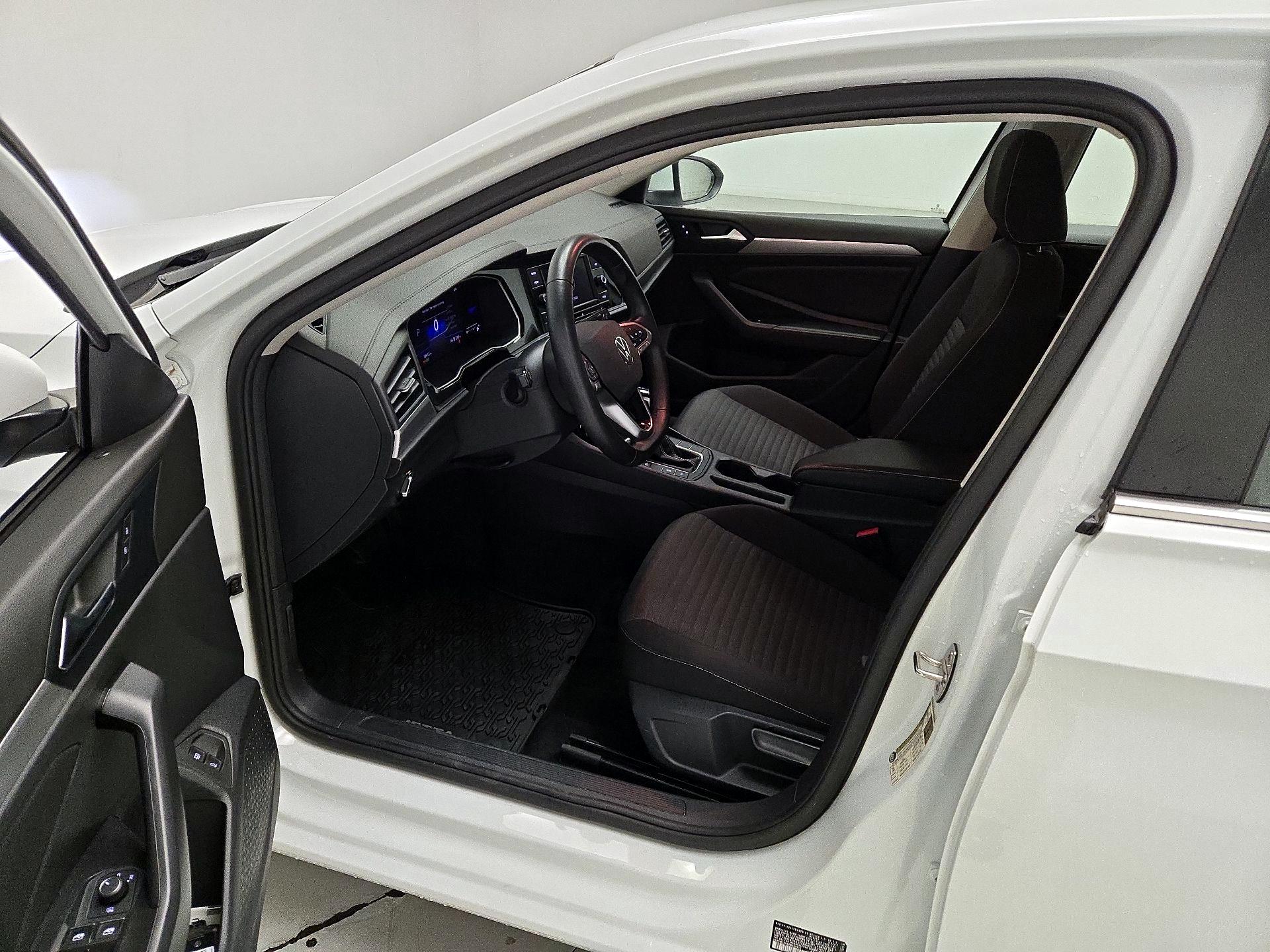 Thumbnail: 2024 Volkswagen Jetta - 11