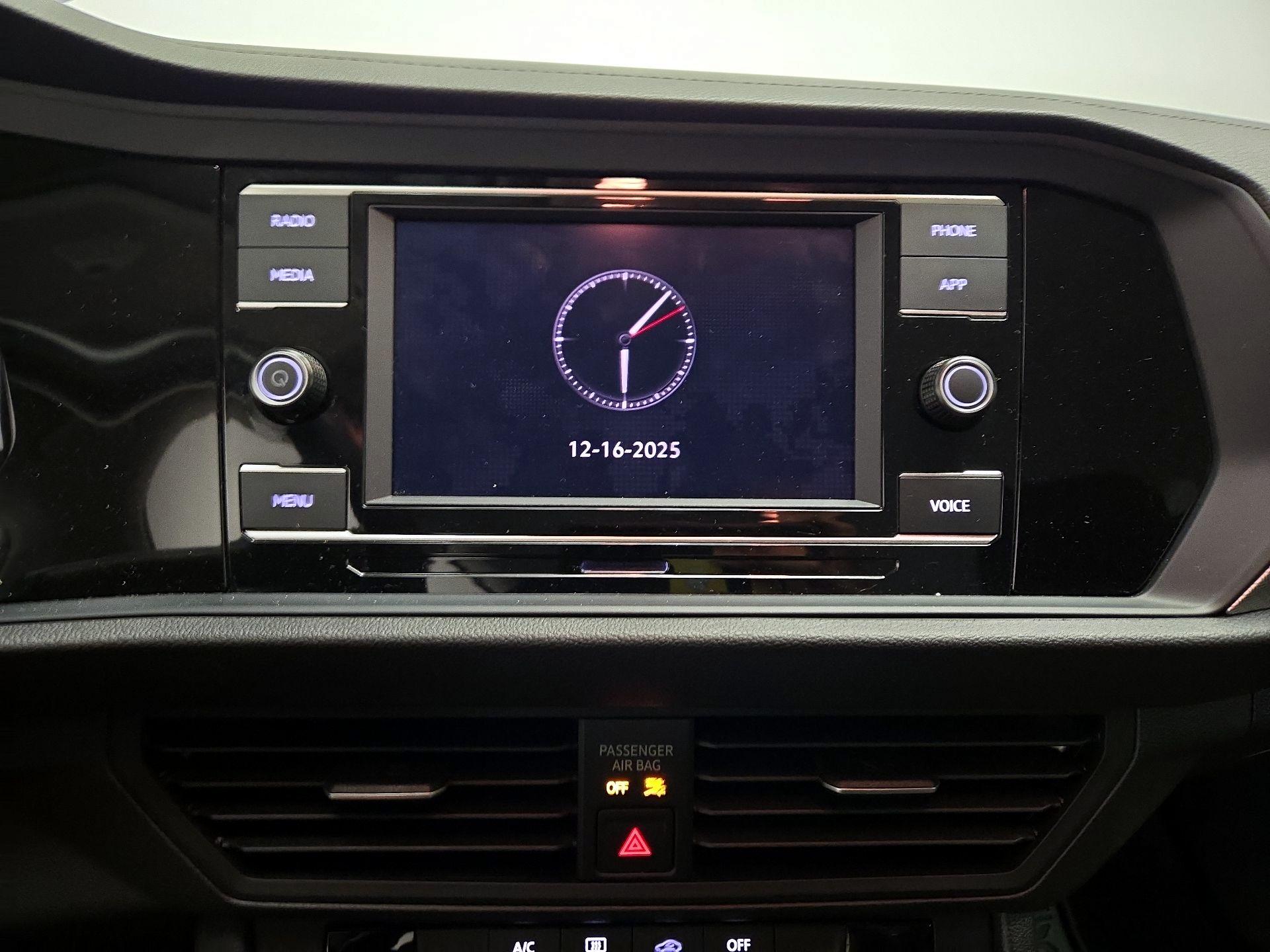 Thumbnail: 2024 Volkswagen Jetta - 15