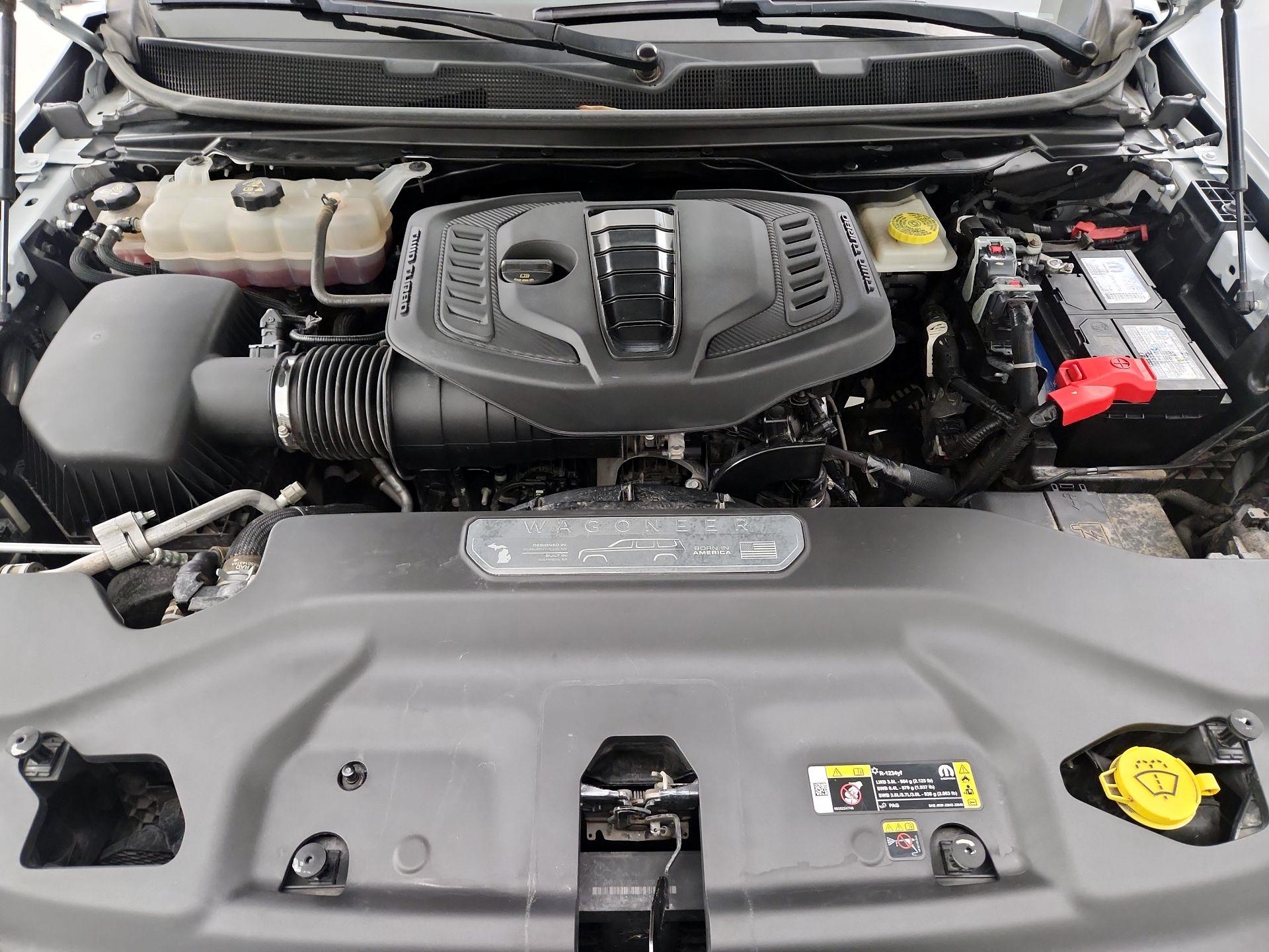 Thumbnail: 2023 Jeep Wagoneer - 17