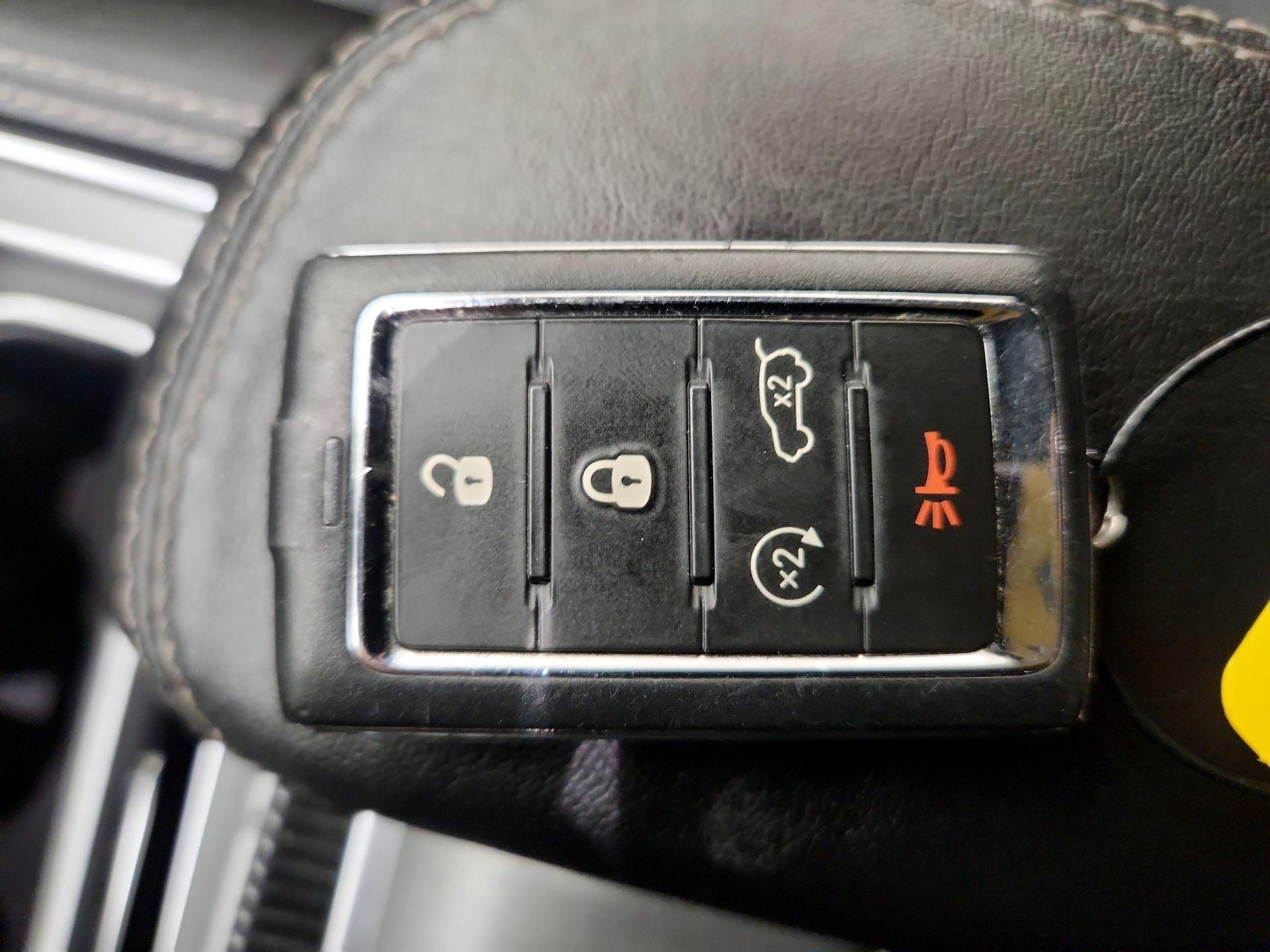 Thumbnail: 2023 Jeep Wagoneer - 18