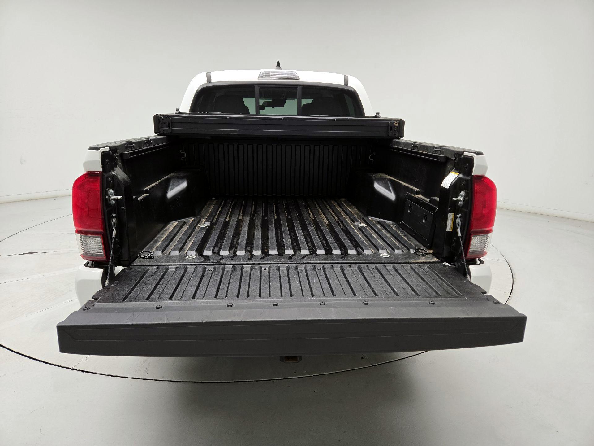 Thumbnail: 2023 Toyota Tacoma - 19