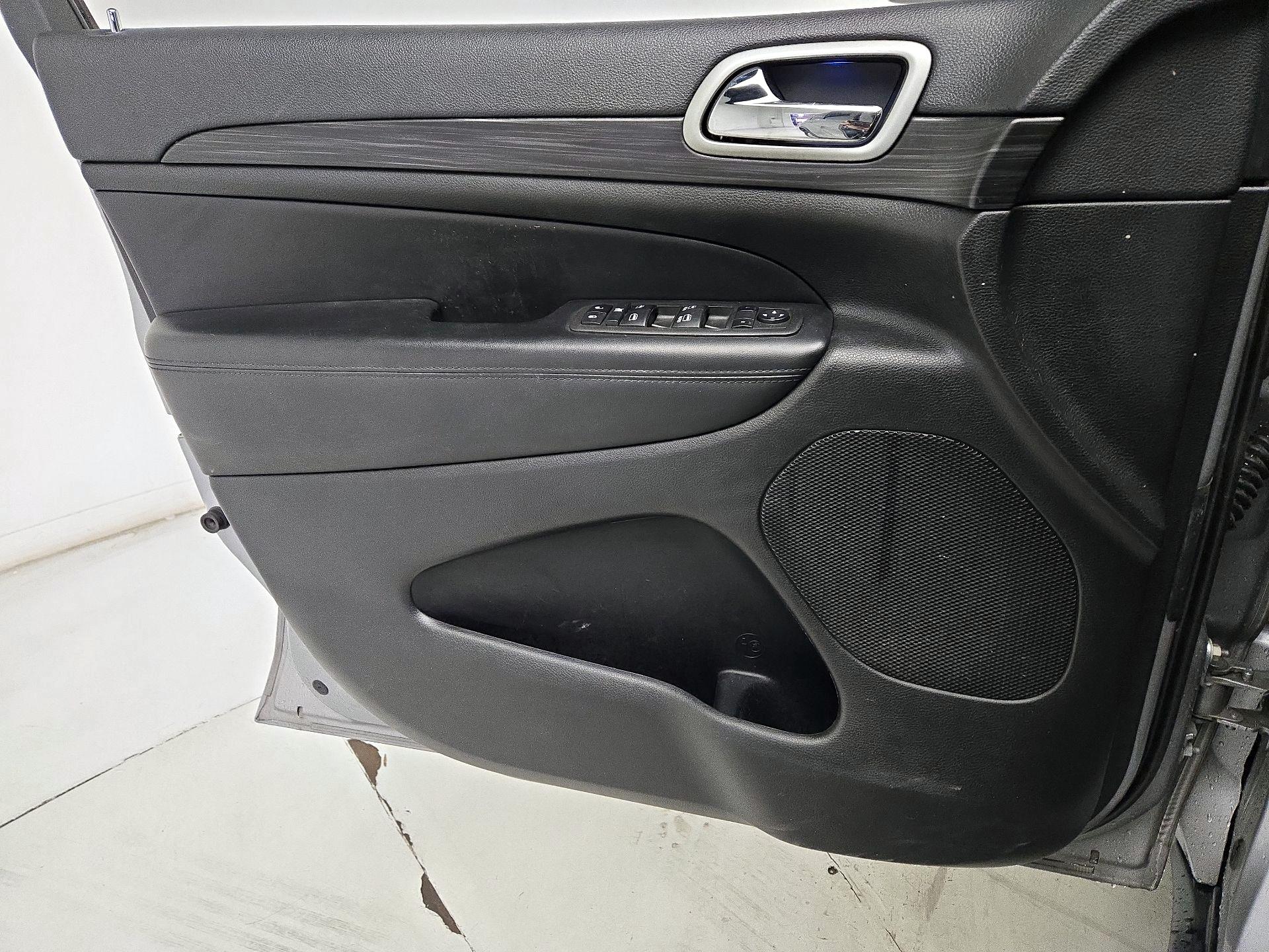 Thumbnail: 2021 Jeep Grand Cherokee - 12