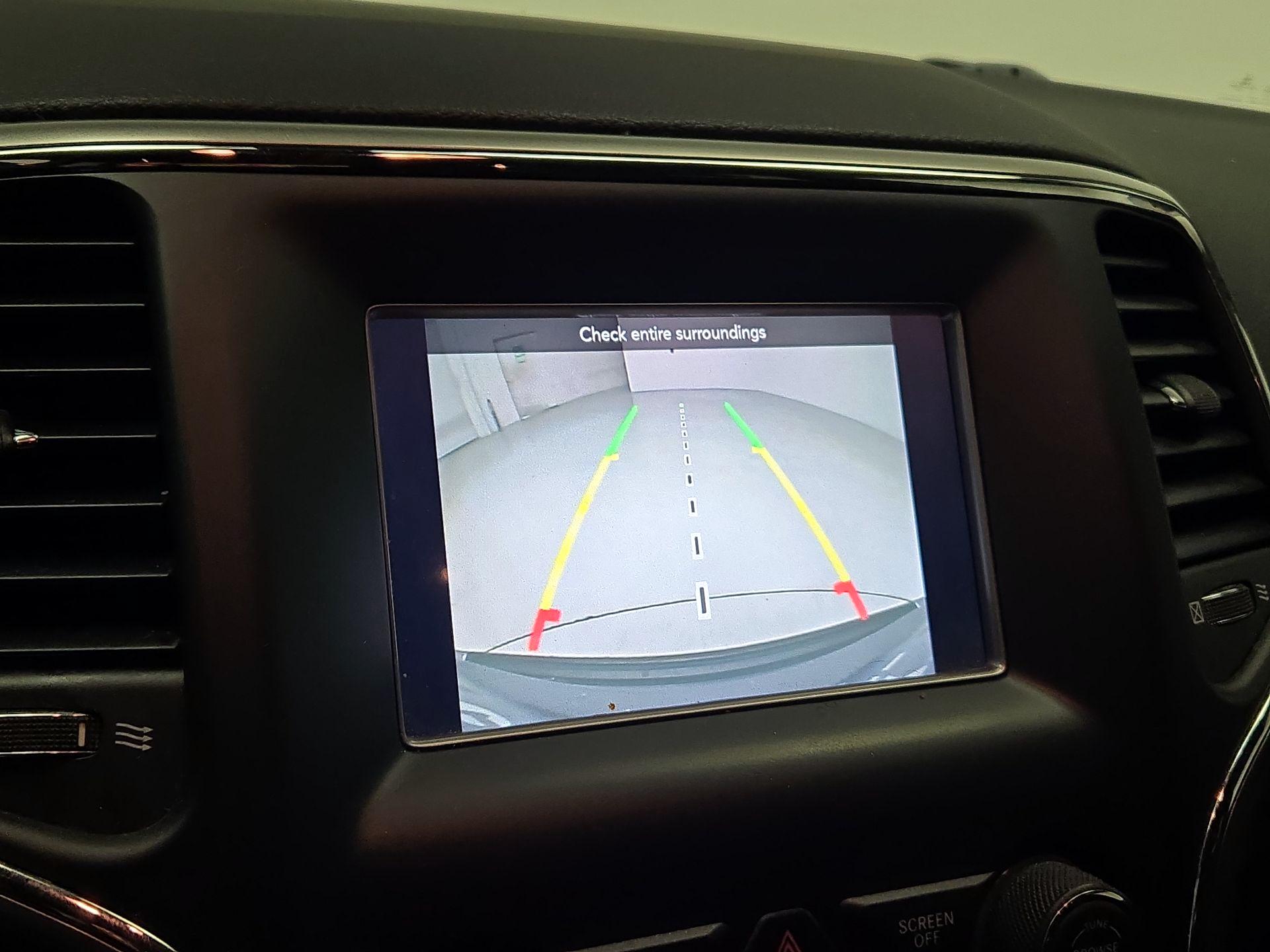 Thumbnail: 2021 Jeep Grand Cherokee - 14