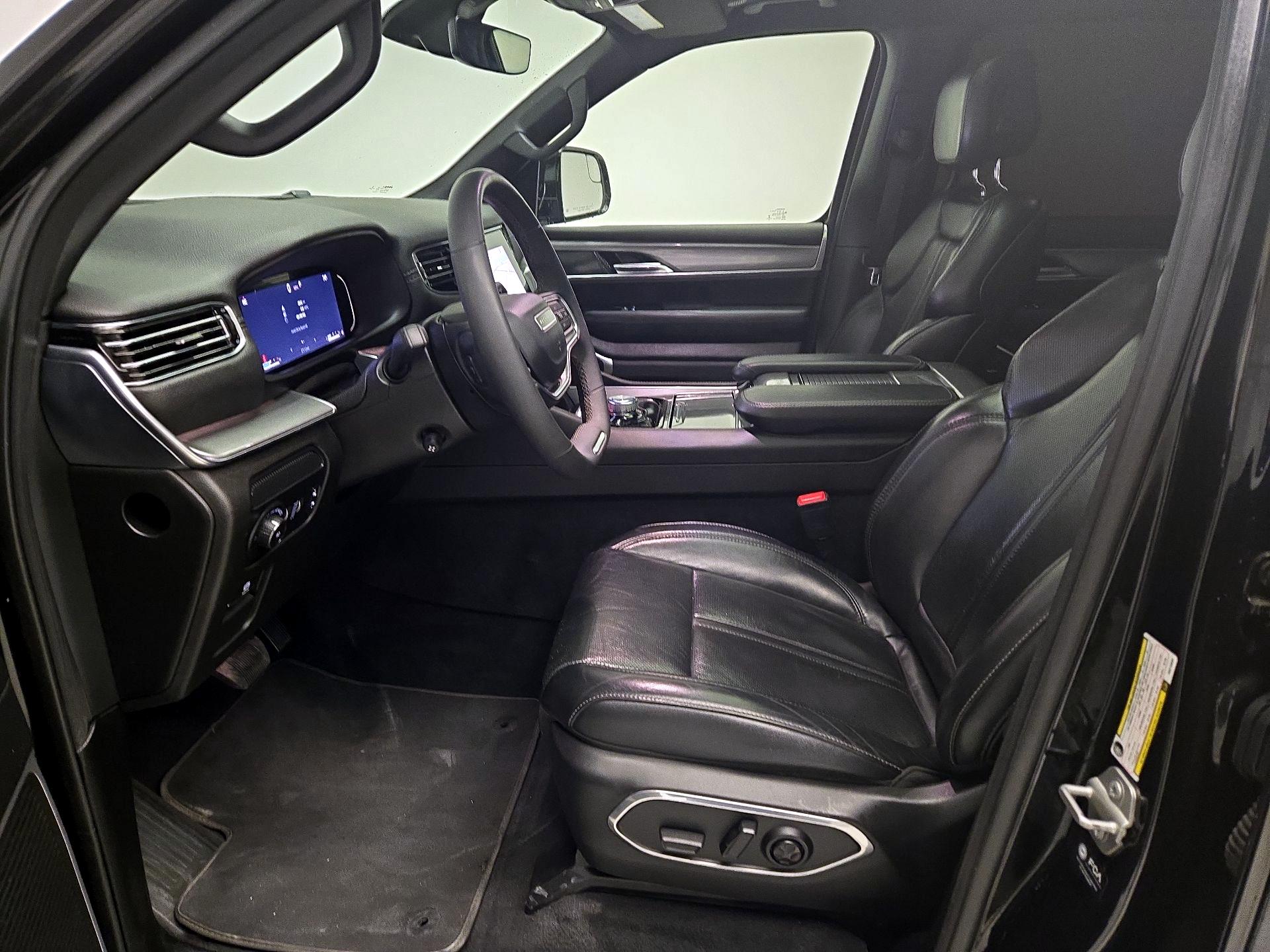 Thumbnail: 2022 Jeep Wagoneer - 11