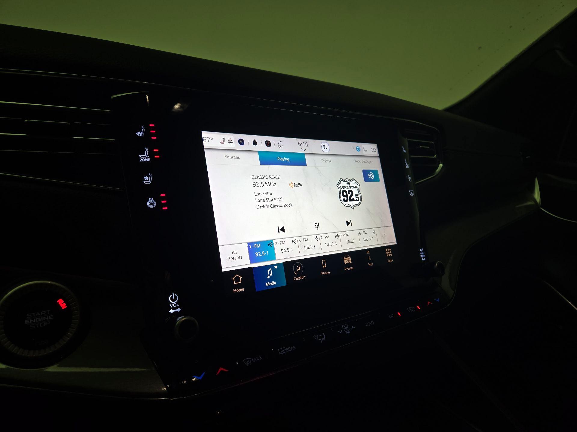 Thumbnail: 2022 Jeep Wagoneer - 15