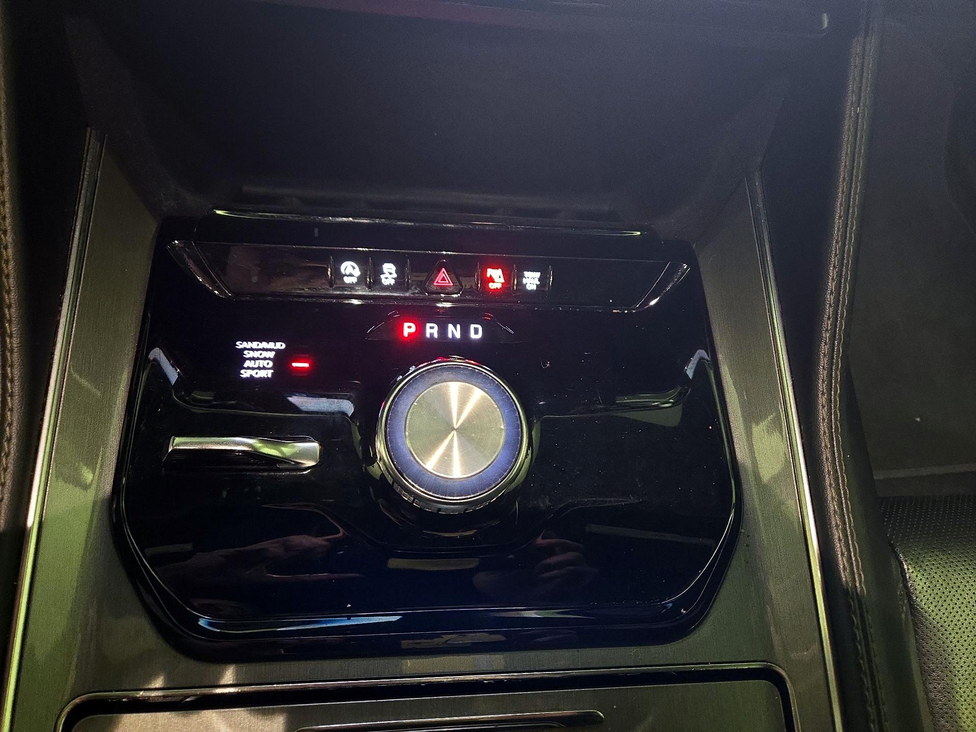 Thumbnail: 2022 Jeep Wagoneer - 17