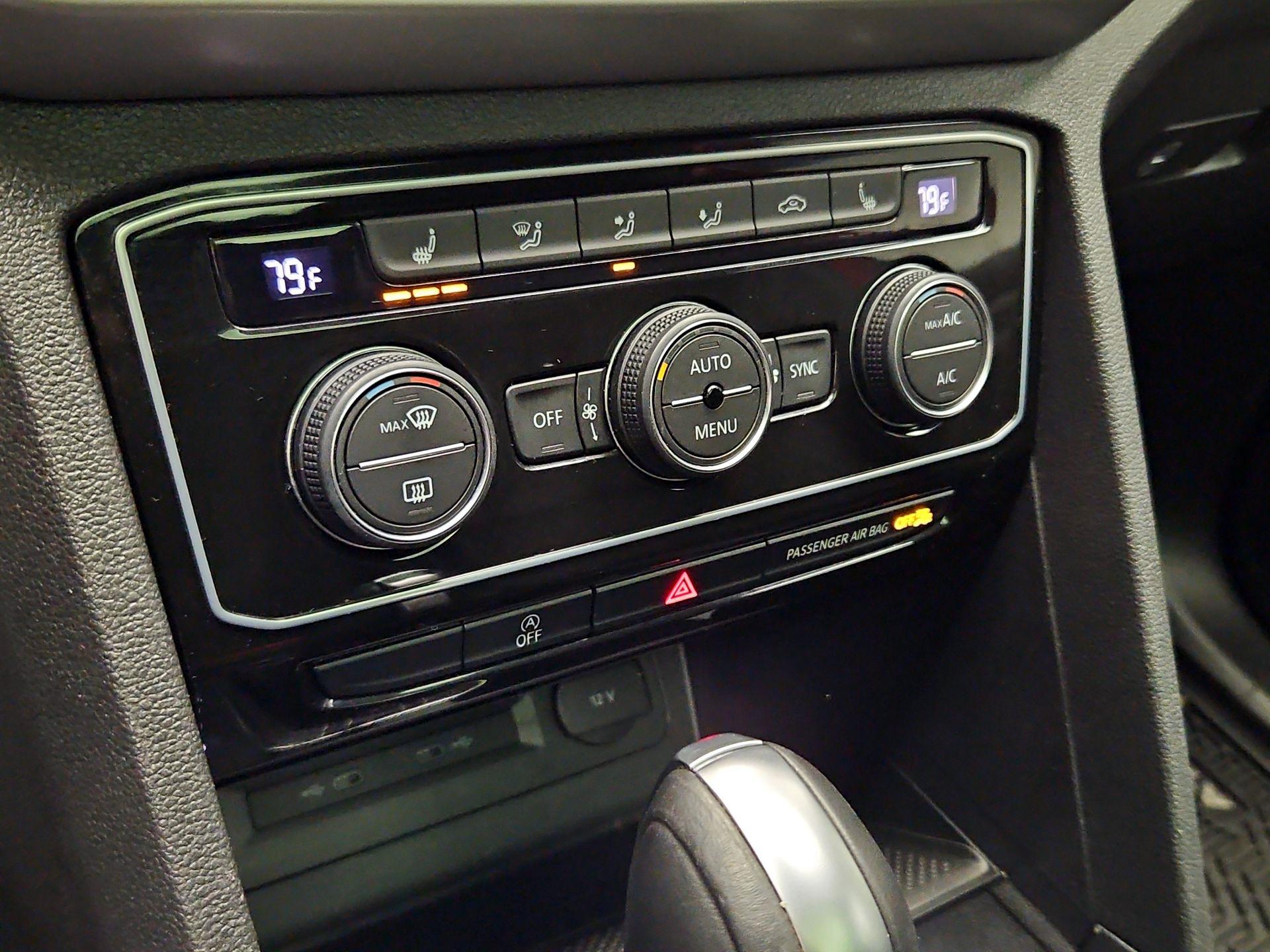 Thumbnail: 2022 Volkswagen Atlas - 16