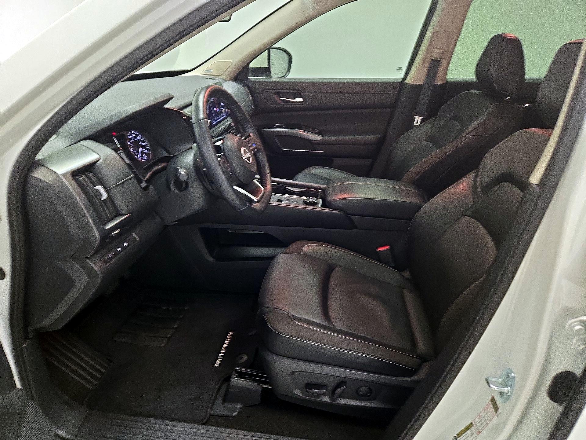 Thumbnail: 2023 Nissan Pathfinder - 11