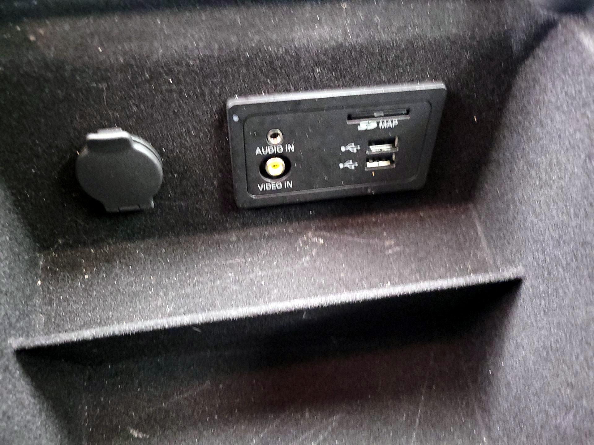 Thumbnail: 2017 INFINITI QX60 - 19