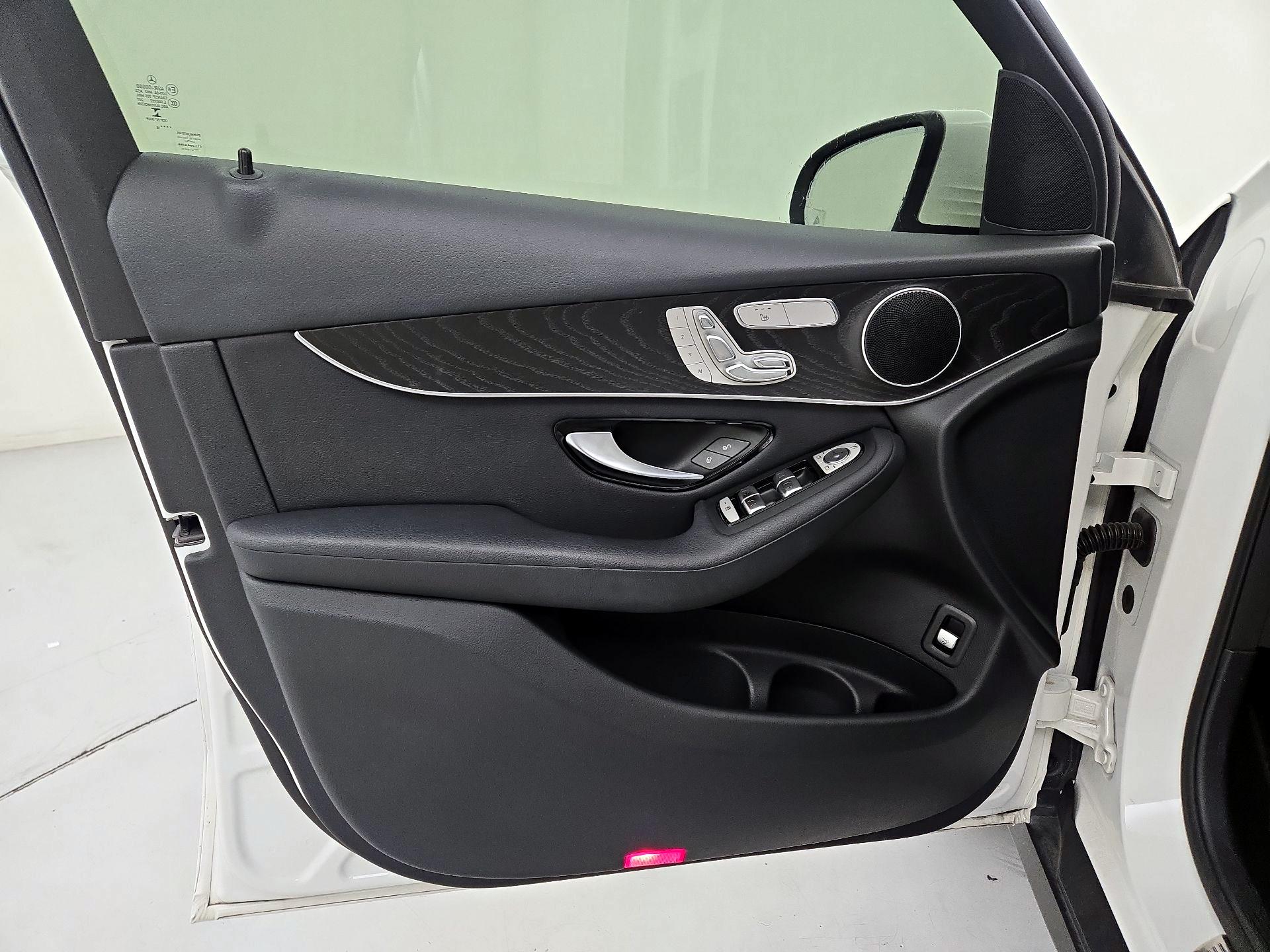 Thumbnail: 2018 Mercedes-Benz GLC - 12