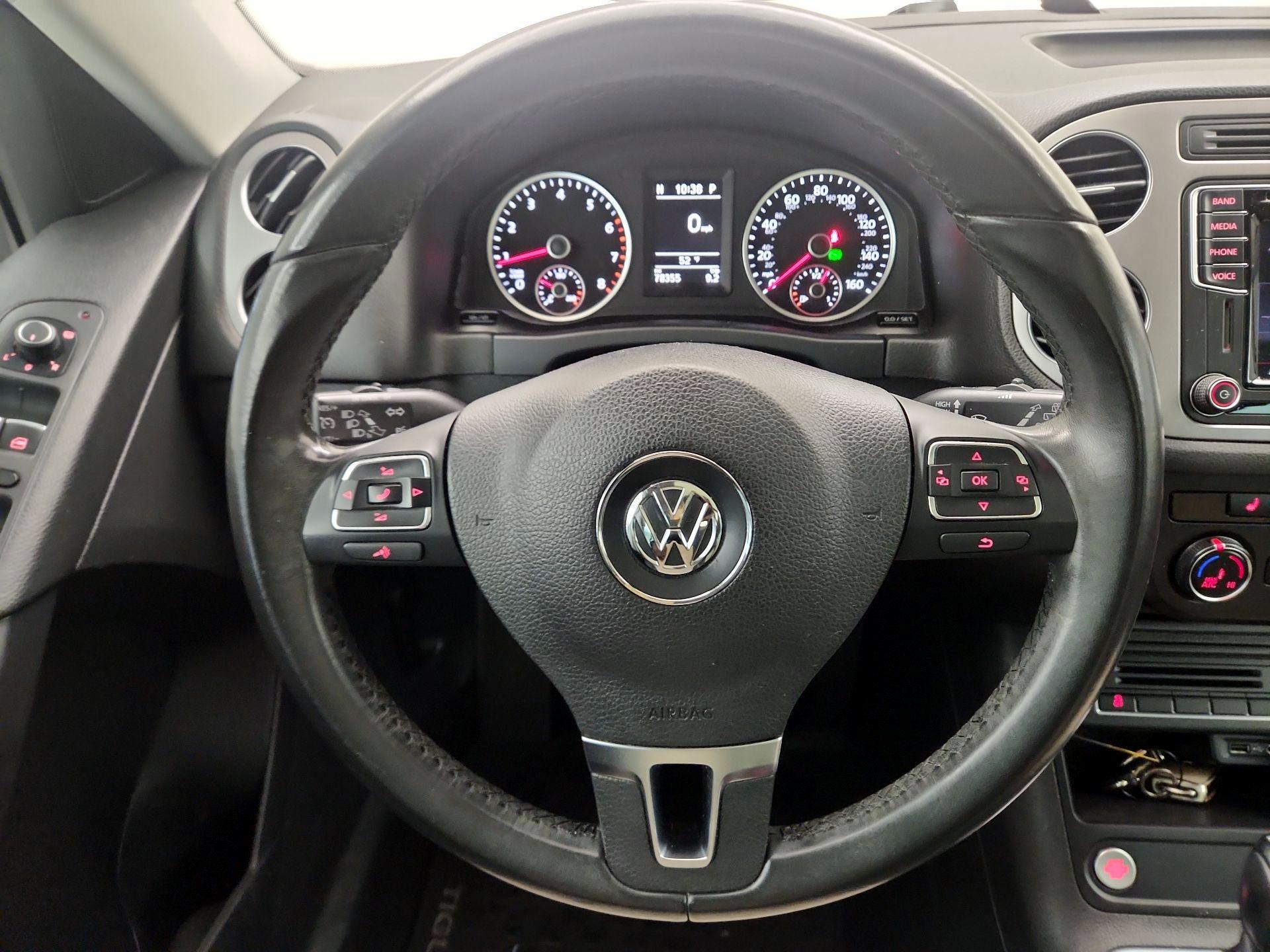 Thumbnail: 2017 Volkswagen Tiguan - 10