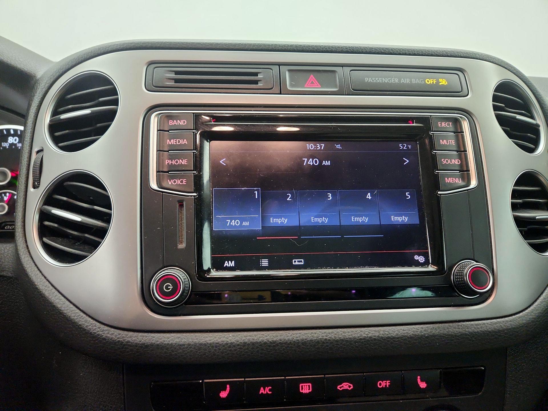 Thumbnail: 2017 Volkswagen Tiguan - 15