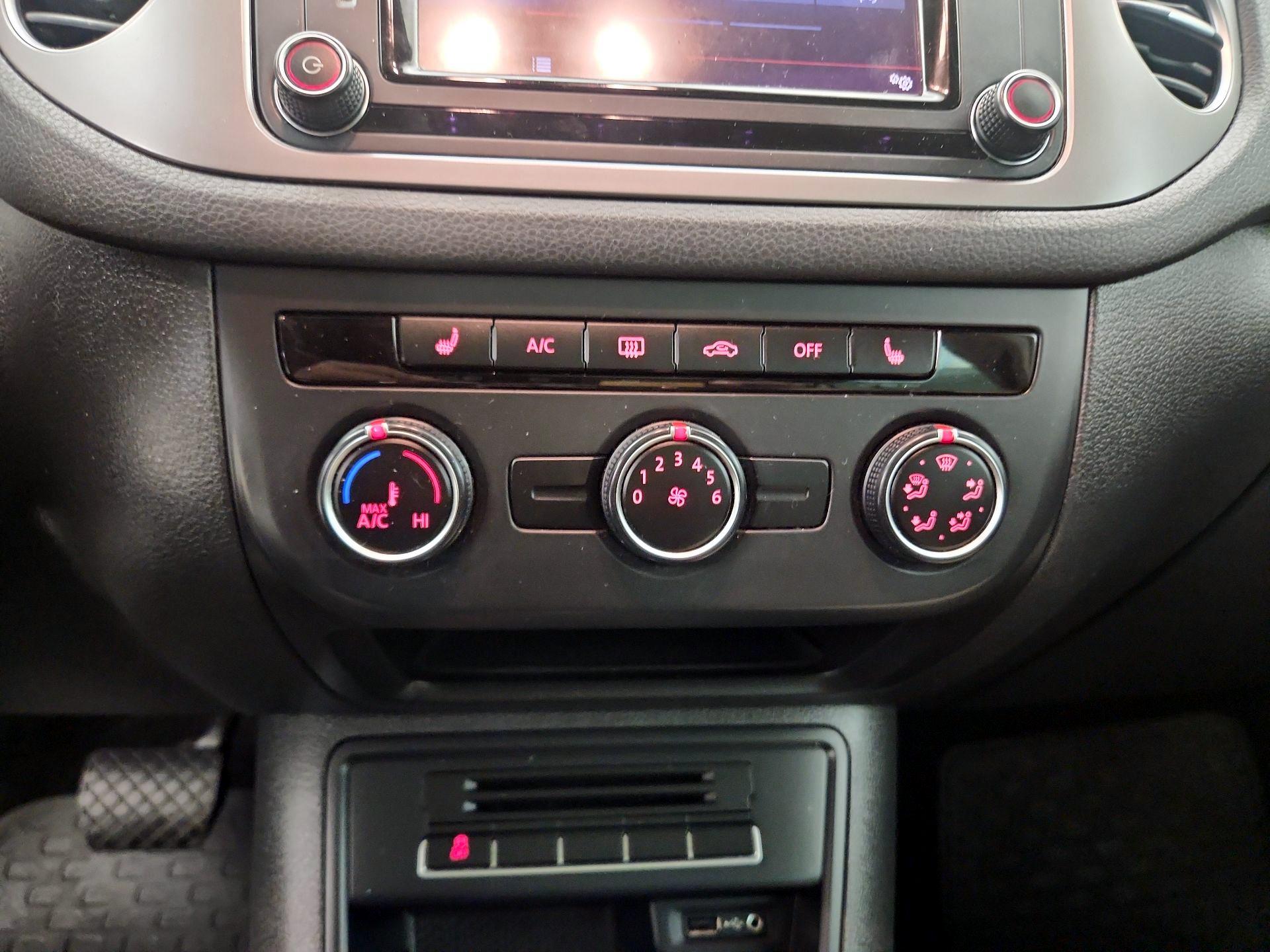 Thumbnail: 2017 Volkswagen Tiguan - 16