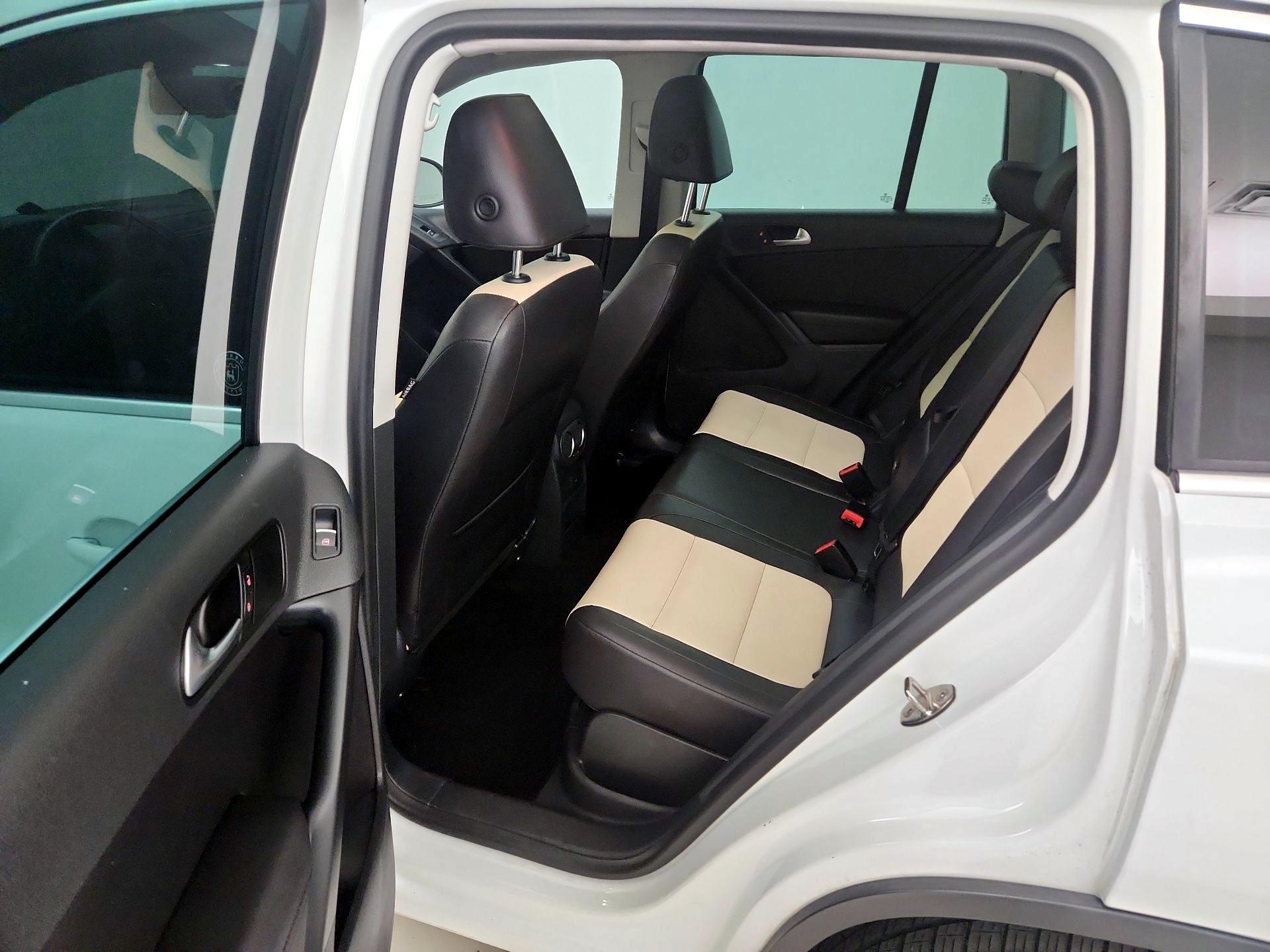 Thumbnail: 2017 Volkswagen Tiguan - 20