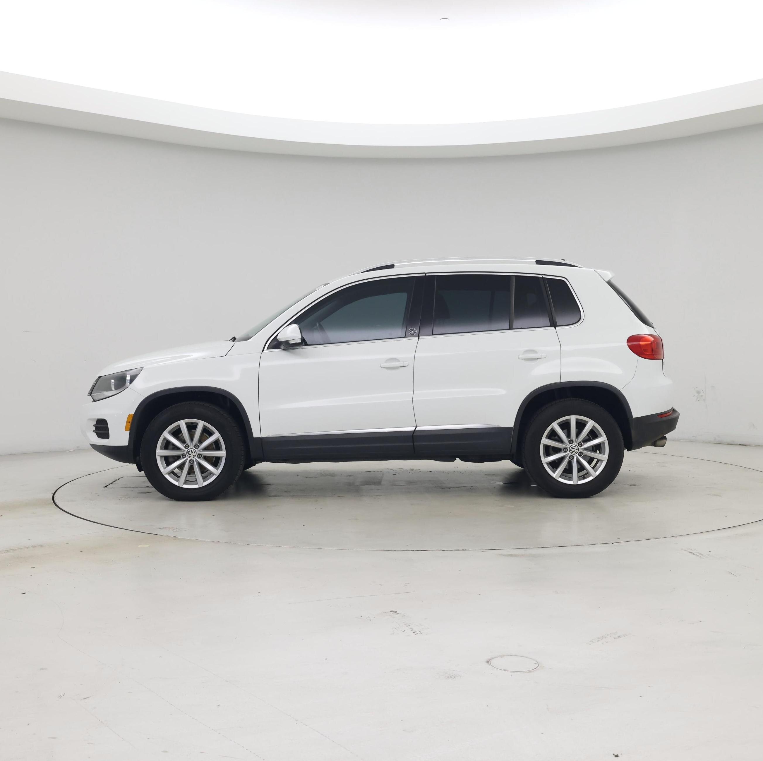 Thumbnail: 2017 Volkswagen Tiguan - 3