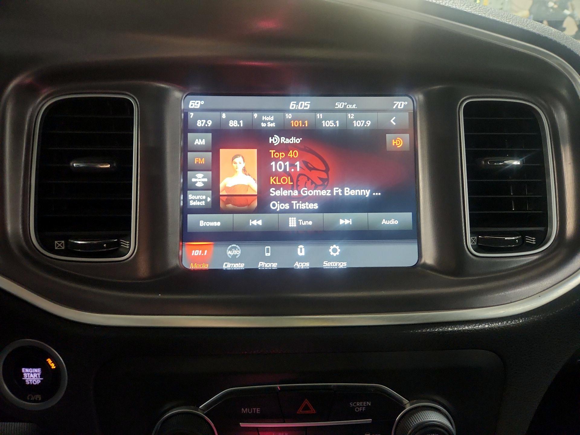 Thumbnail: 2021 Dodge Charger - 13