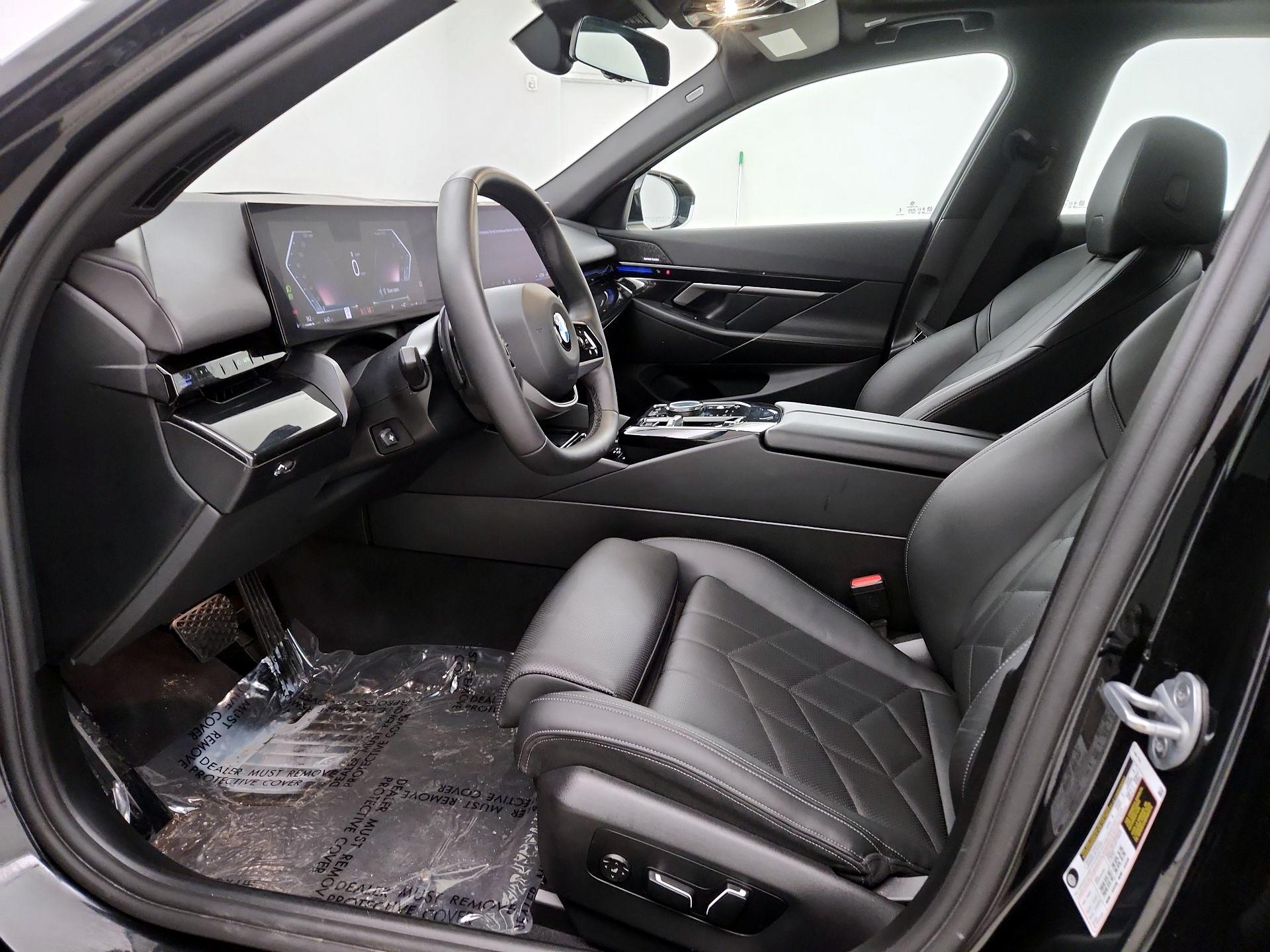 Thumbnail: 2025 BMW 5 Series - 11