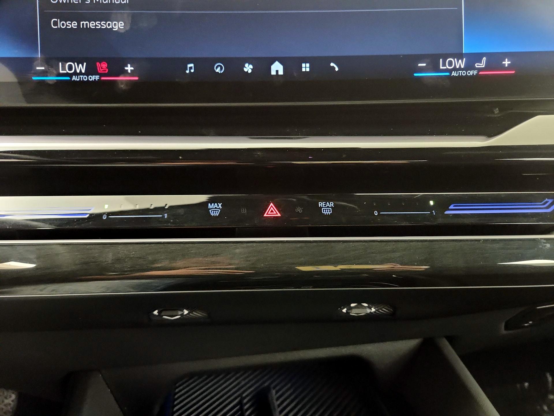 Thumbnail: 2025 BMW 5 Series - 14