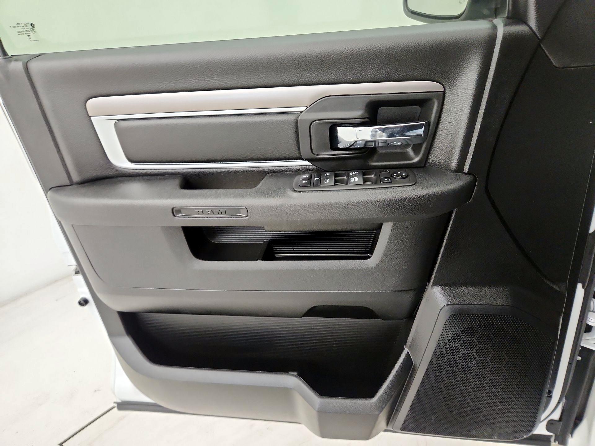 Thumbnail: 2024 RAM 1500 Classic - 12