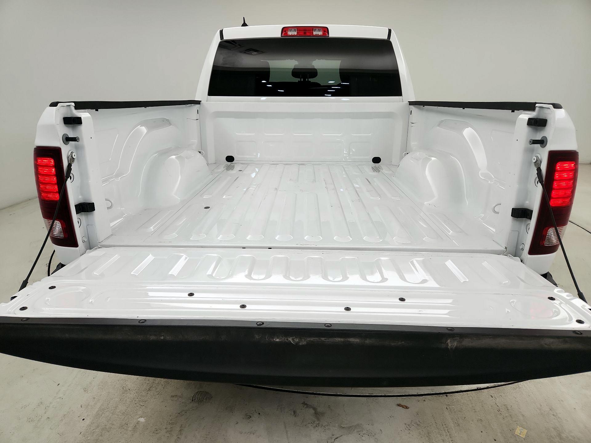 Thumbnail: 2024 RAM 1500 Classic - 16