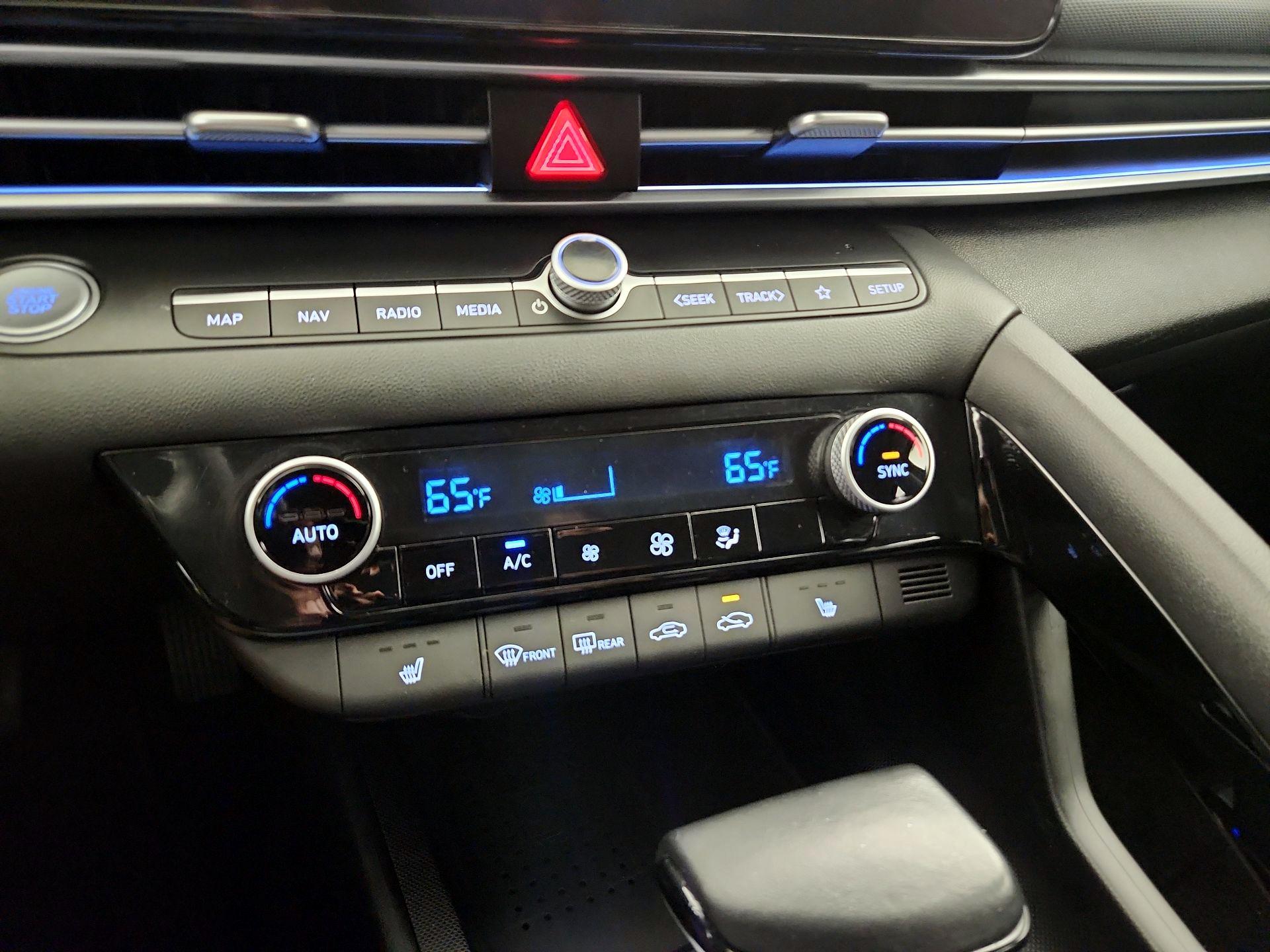 Thumbnail: 2023 Hyundai Elantra - 17