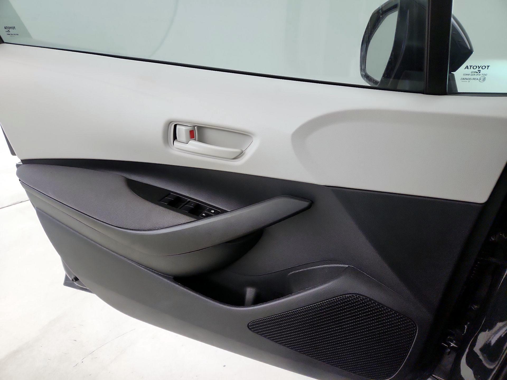 Thumbnail: 2025 Toyota Corolla - 12