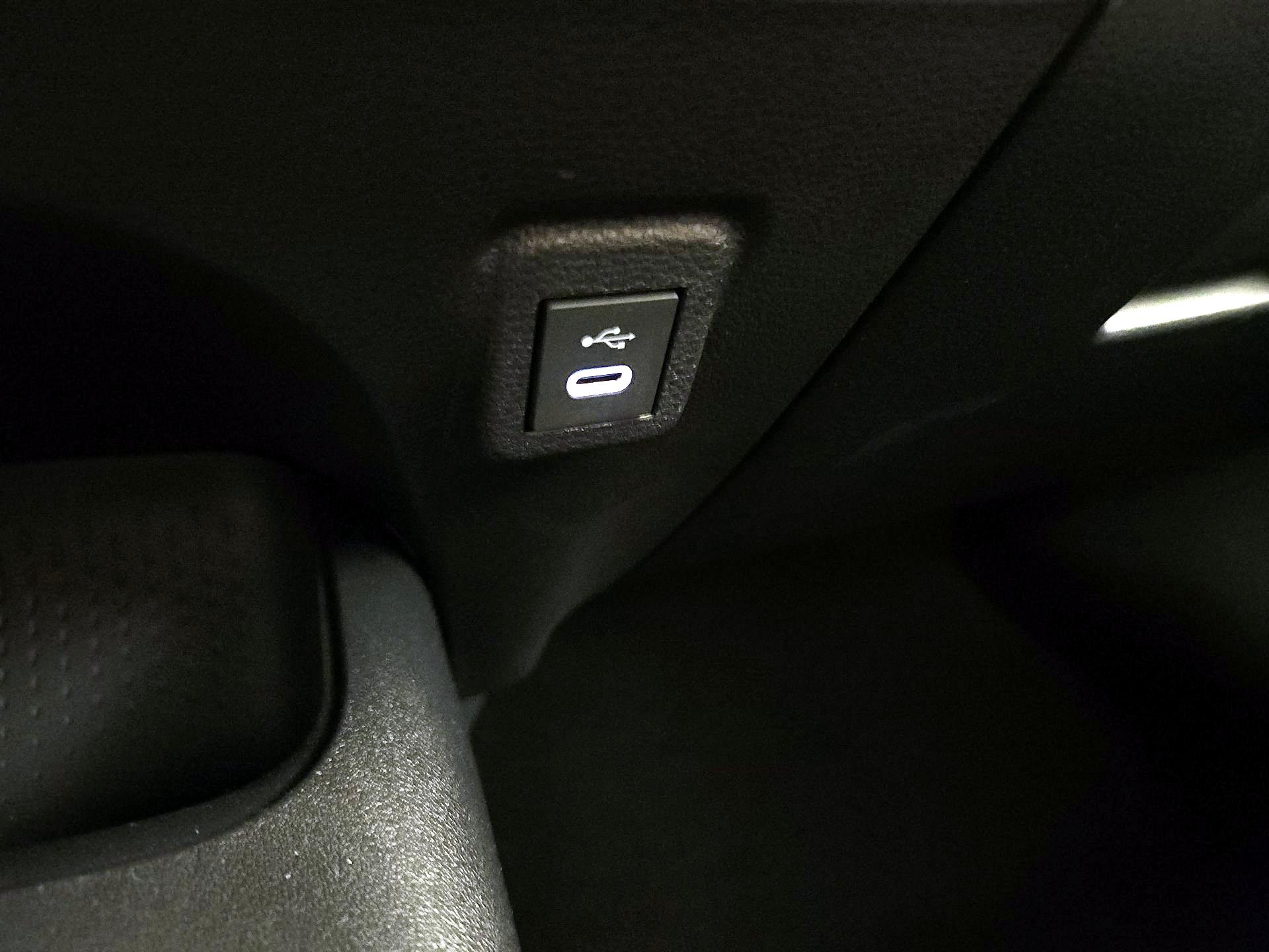 Thumbnail: 2025 Toyota Corolla - 18