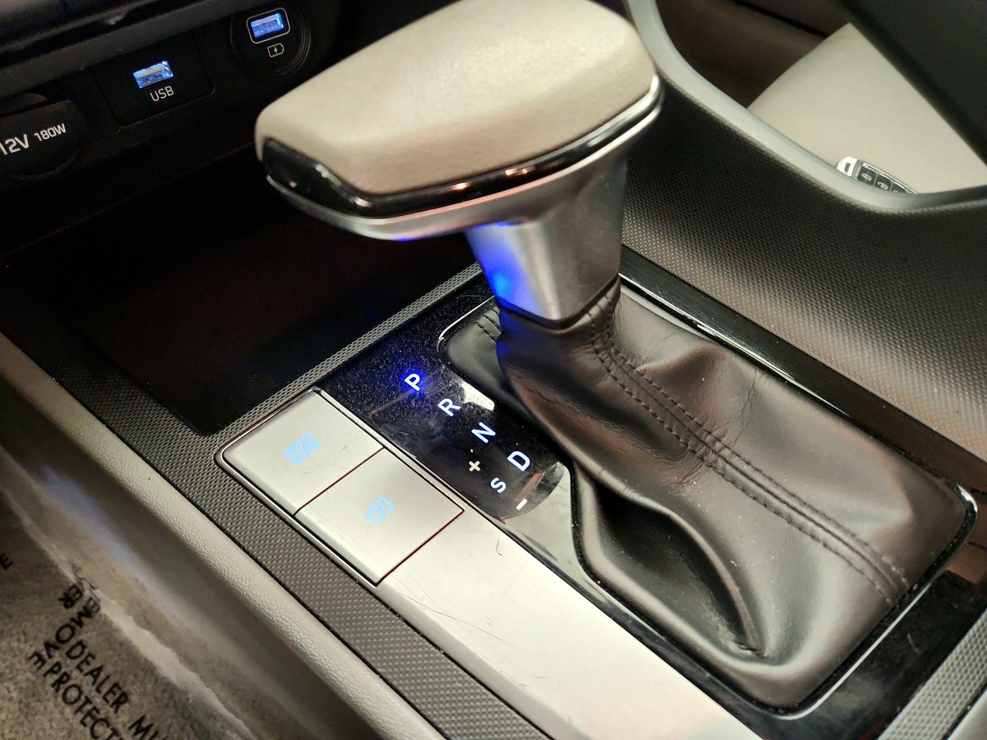 Thumbnail: 2021 Hyundai Elantra - 17