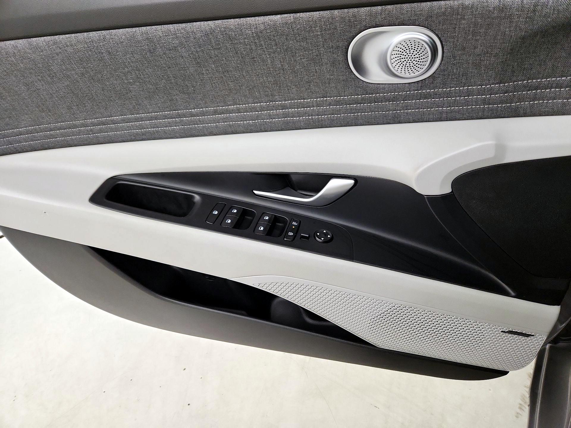 Thumbnail: 2025 Hyundai Elantra - 12