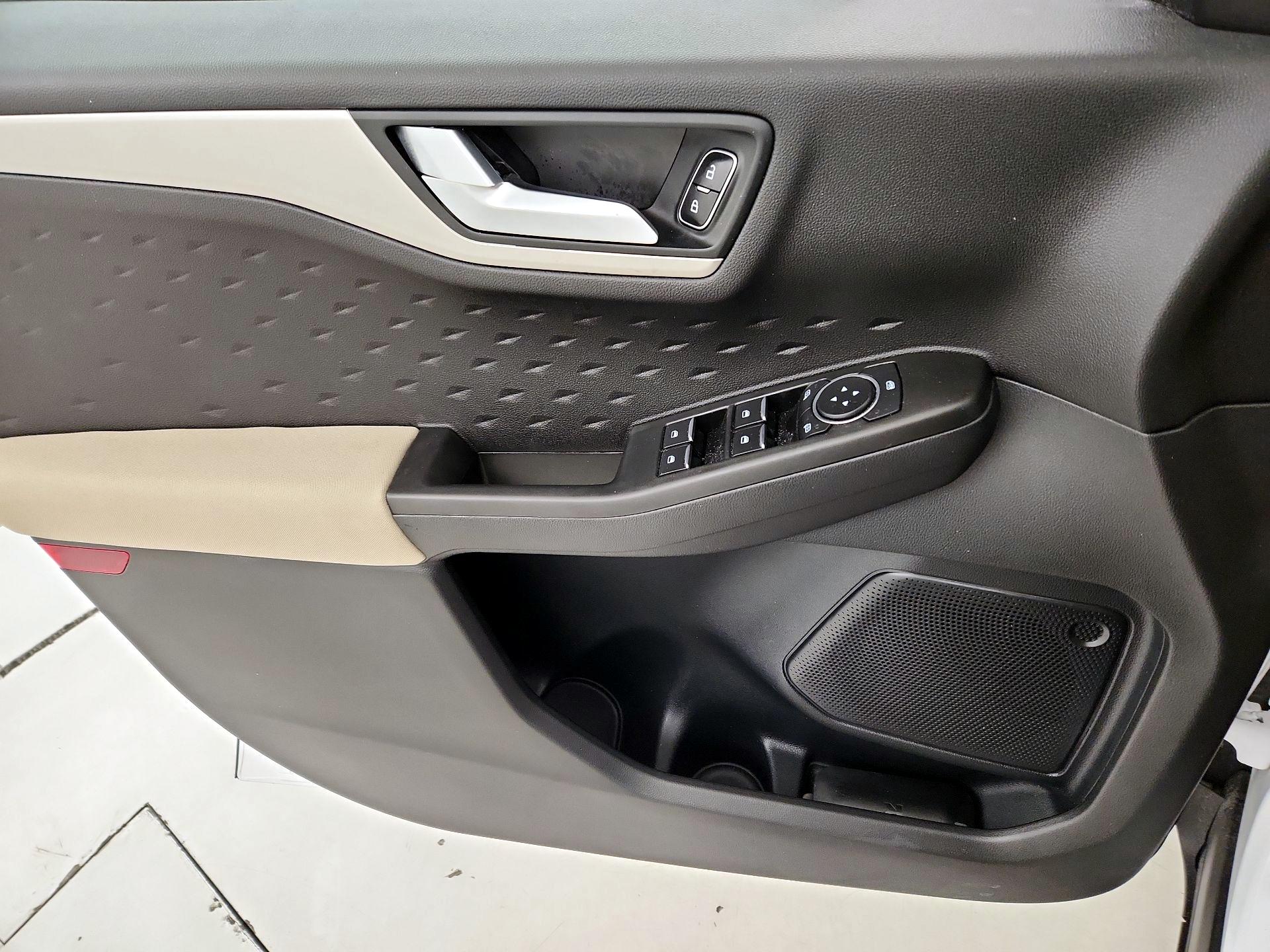 Thumbnail: 2020 Ford Escape - 12