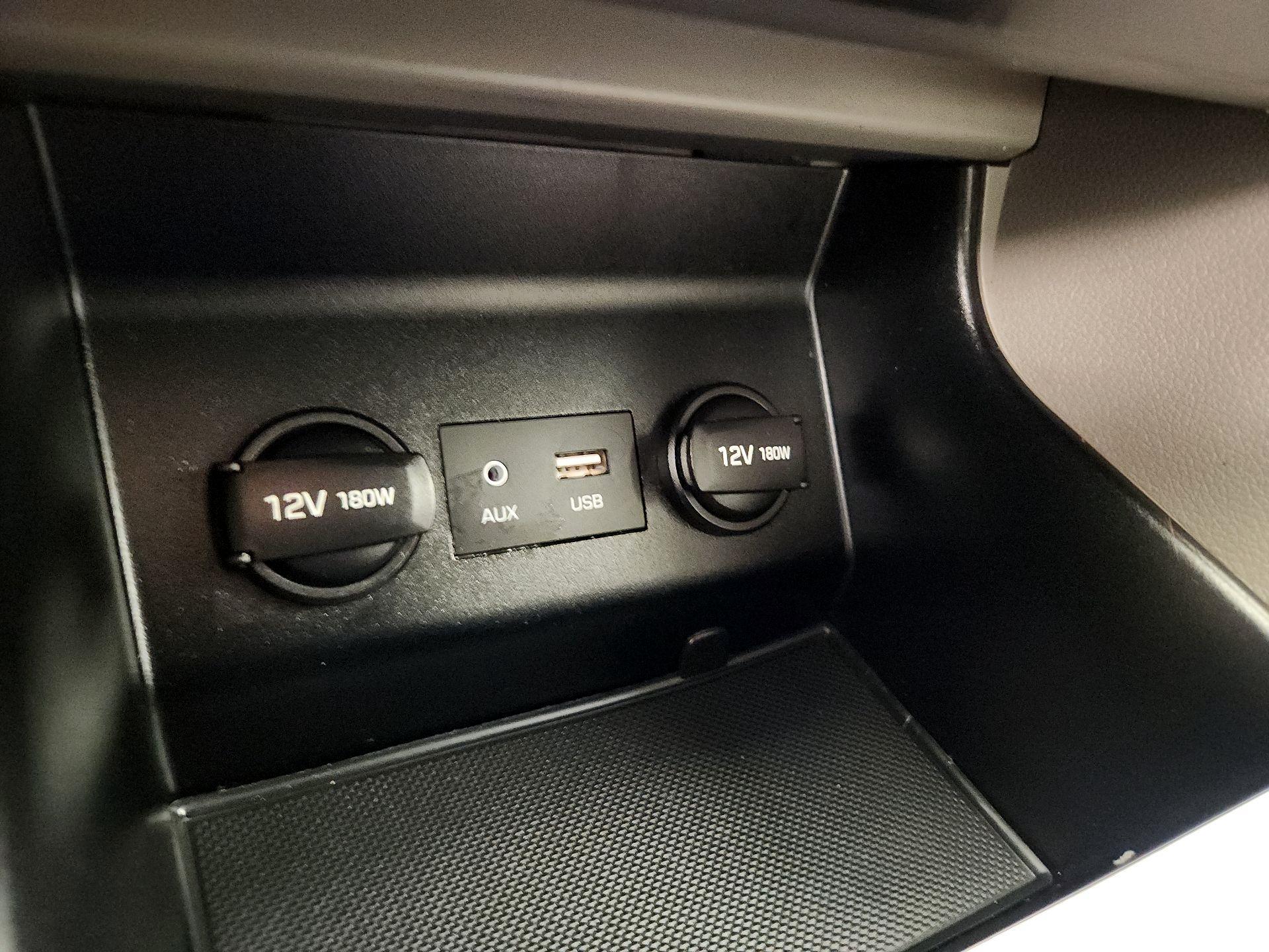 Thumbnail: 2020 Hyundai Elantra - 18