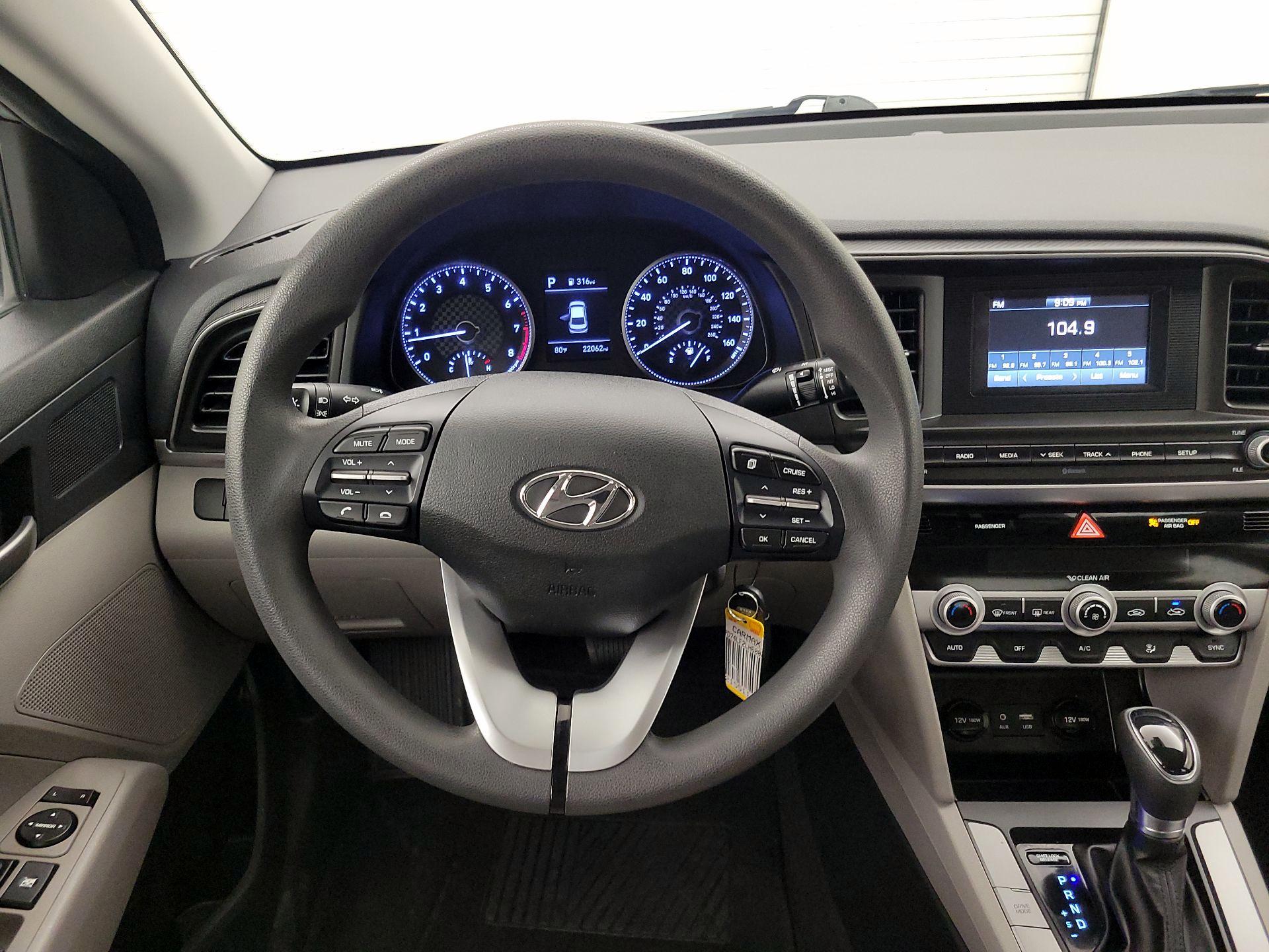 Thumbnail: 2020 Hyundai Elantra - 10