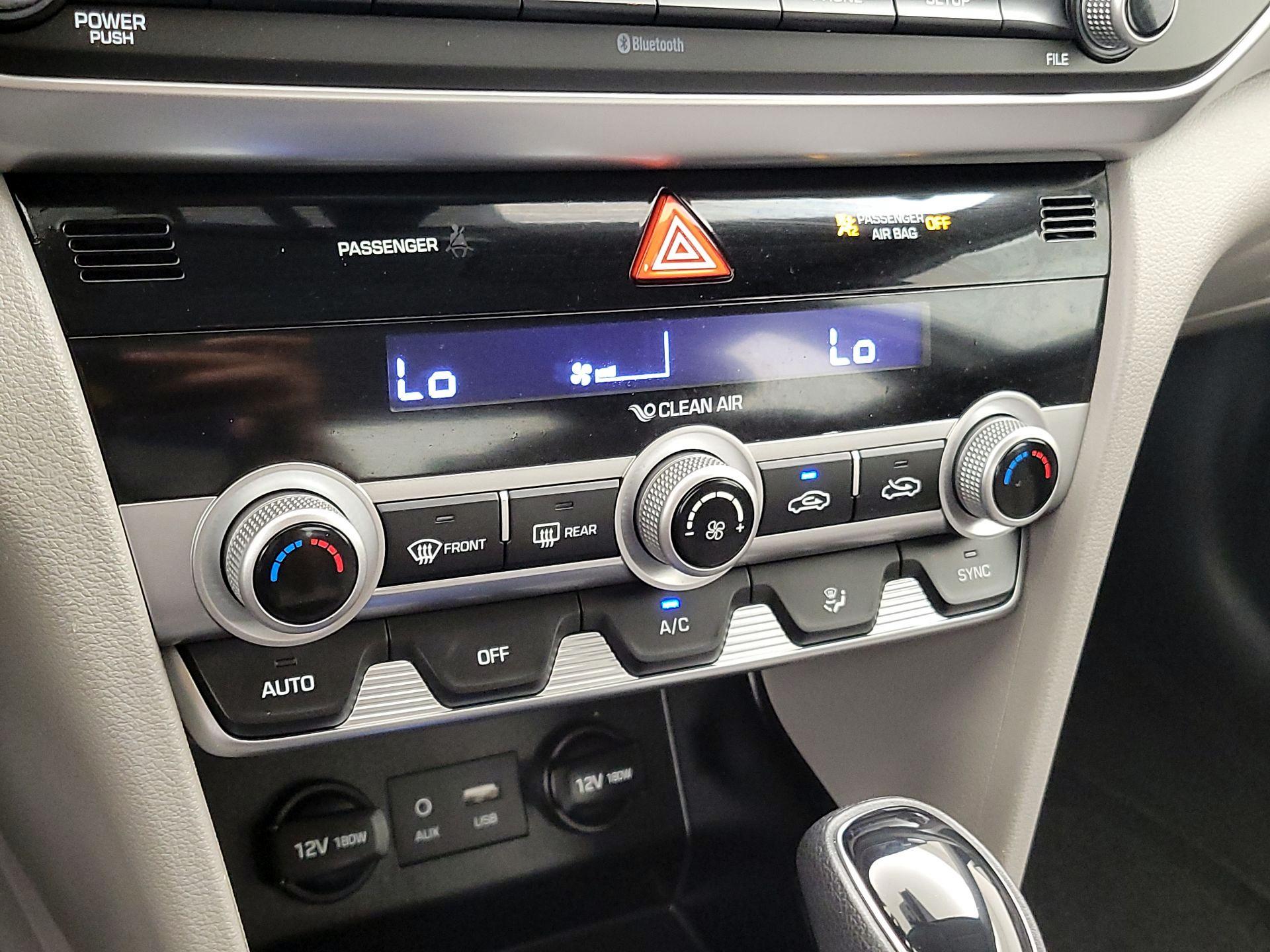 Thumbnail: 2020 Hyundai Elantra - 16