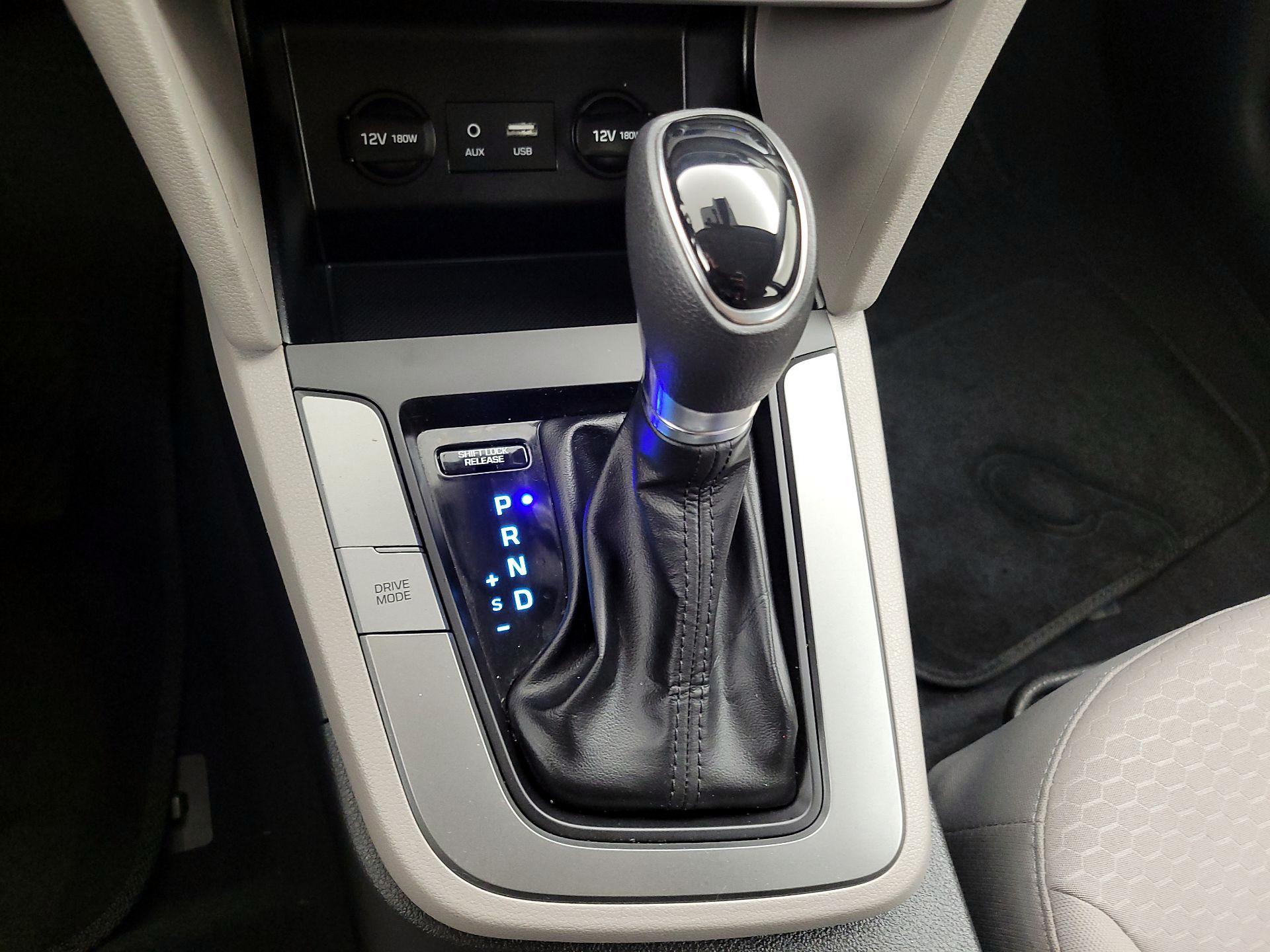 Thumbnail: 2020 Hyundai Elantra - 17