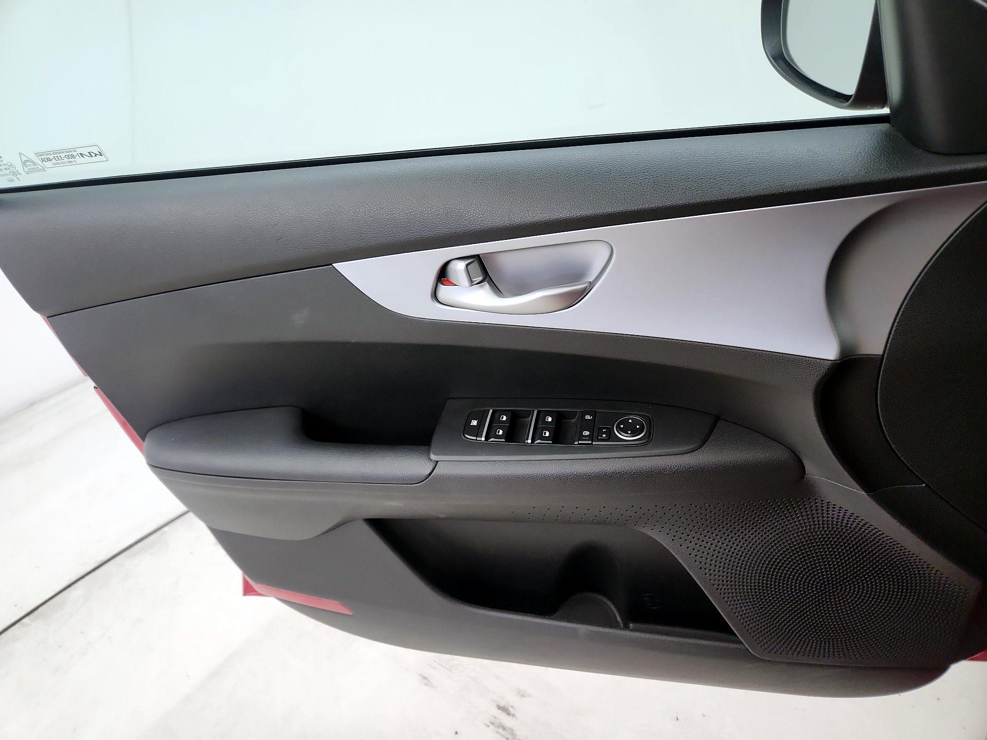 Thumbnail: 2023 Kia Forte - 12