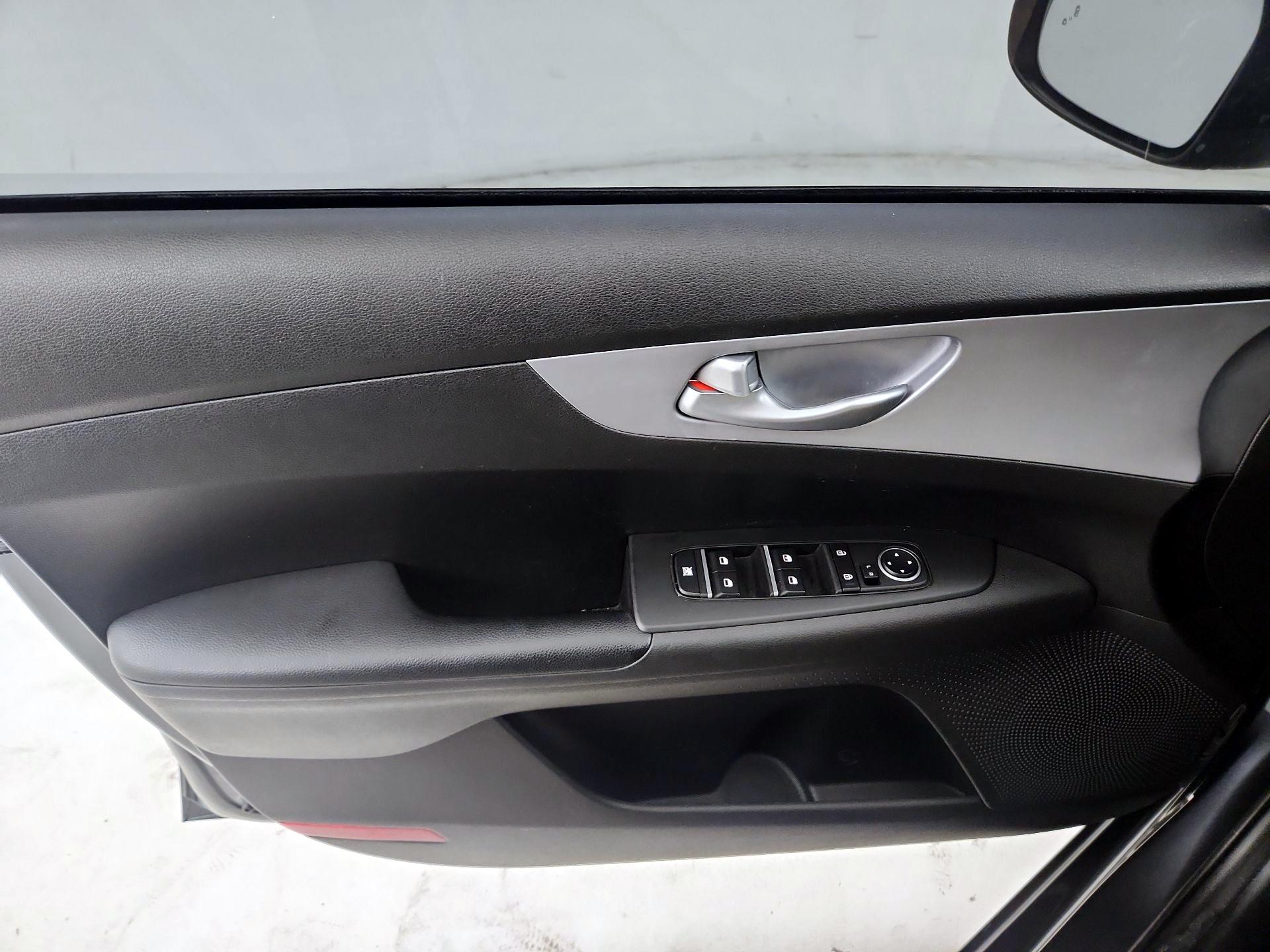 Thumbnail: 2023 Kia Forte - 12