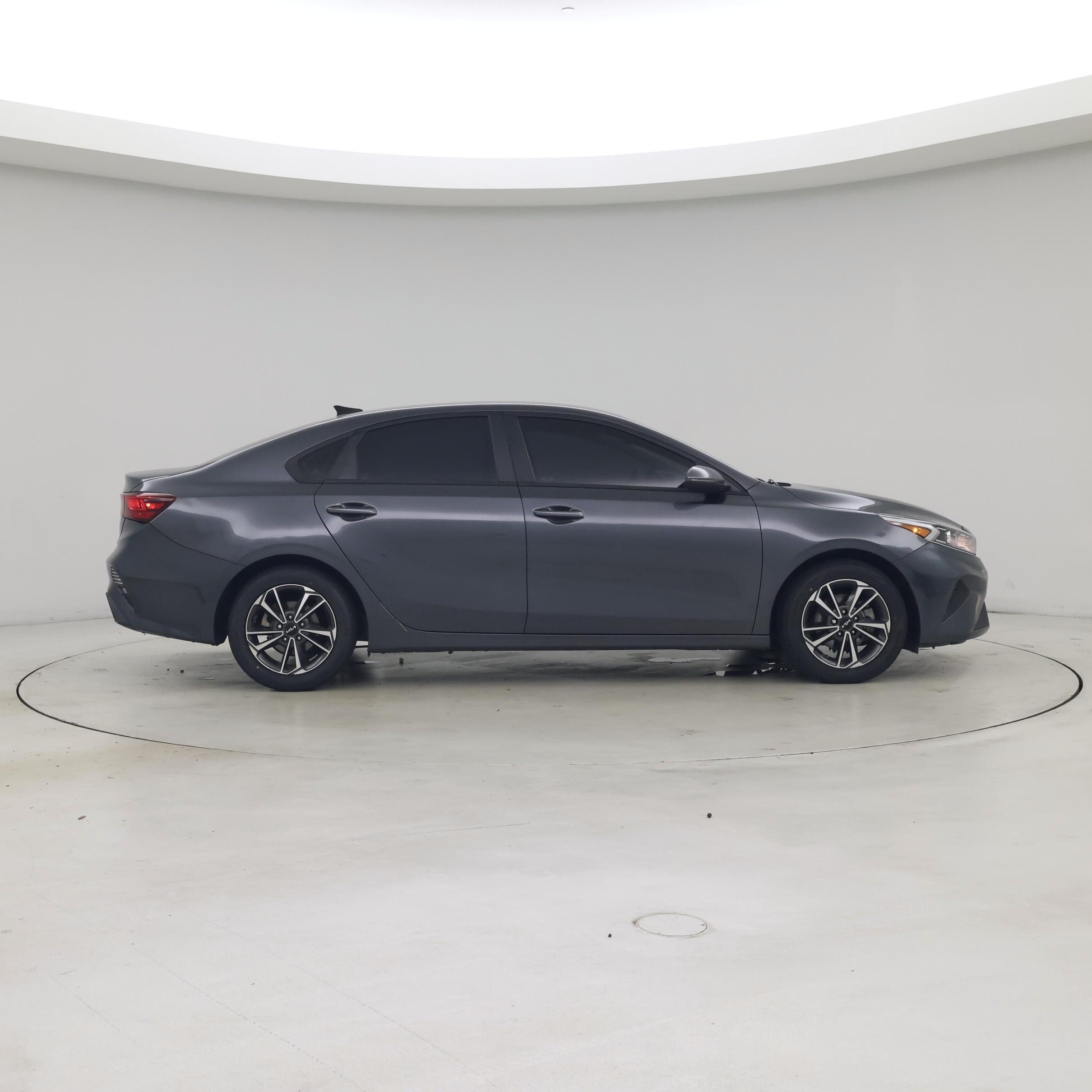 Thumbnail: 2023 Kia Forte - 7