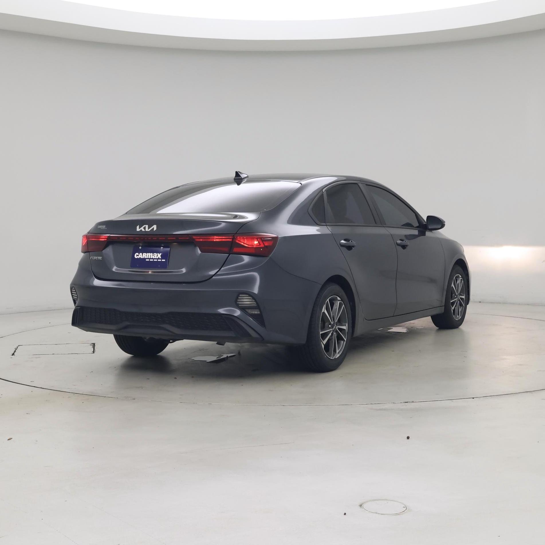 Thumbnail: 2023 Kia Forte - 8