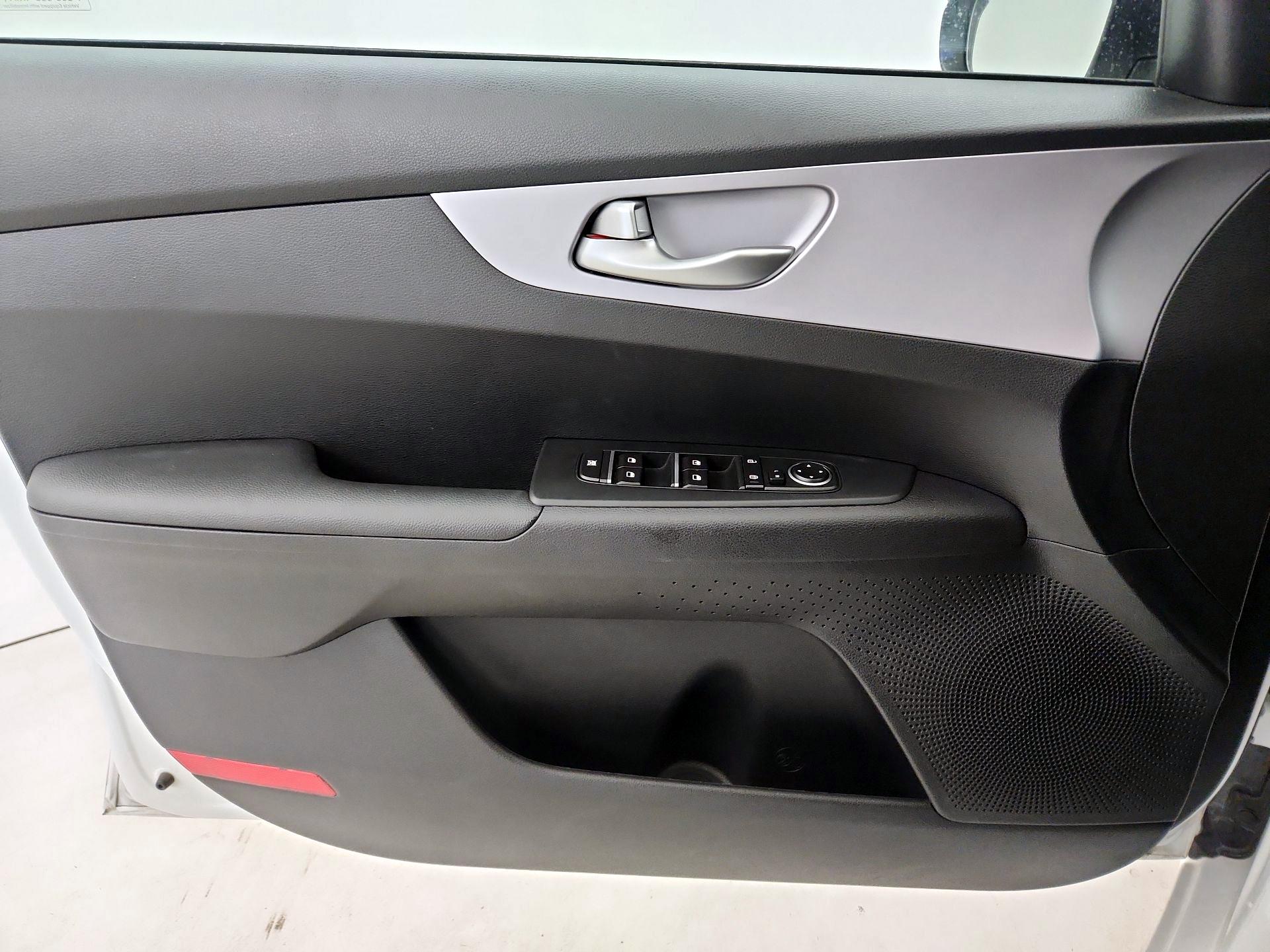 Thumbnail: 2024 Kia Forte - 12