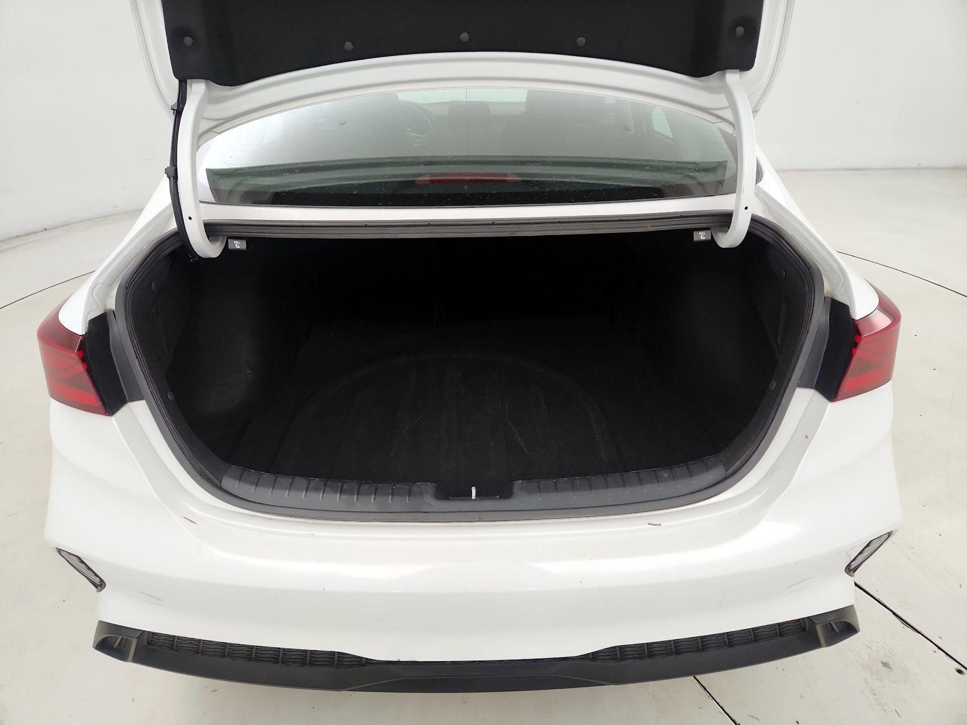 Thumbnail: 2024 Kia Forte - 16