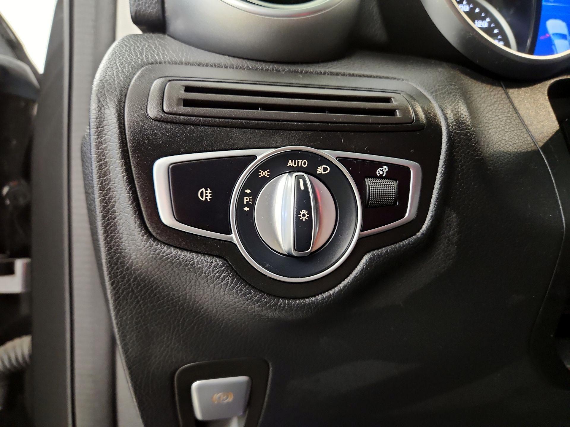 Thumbnail: 2021 Mercedes-Benz GLC - 13