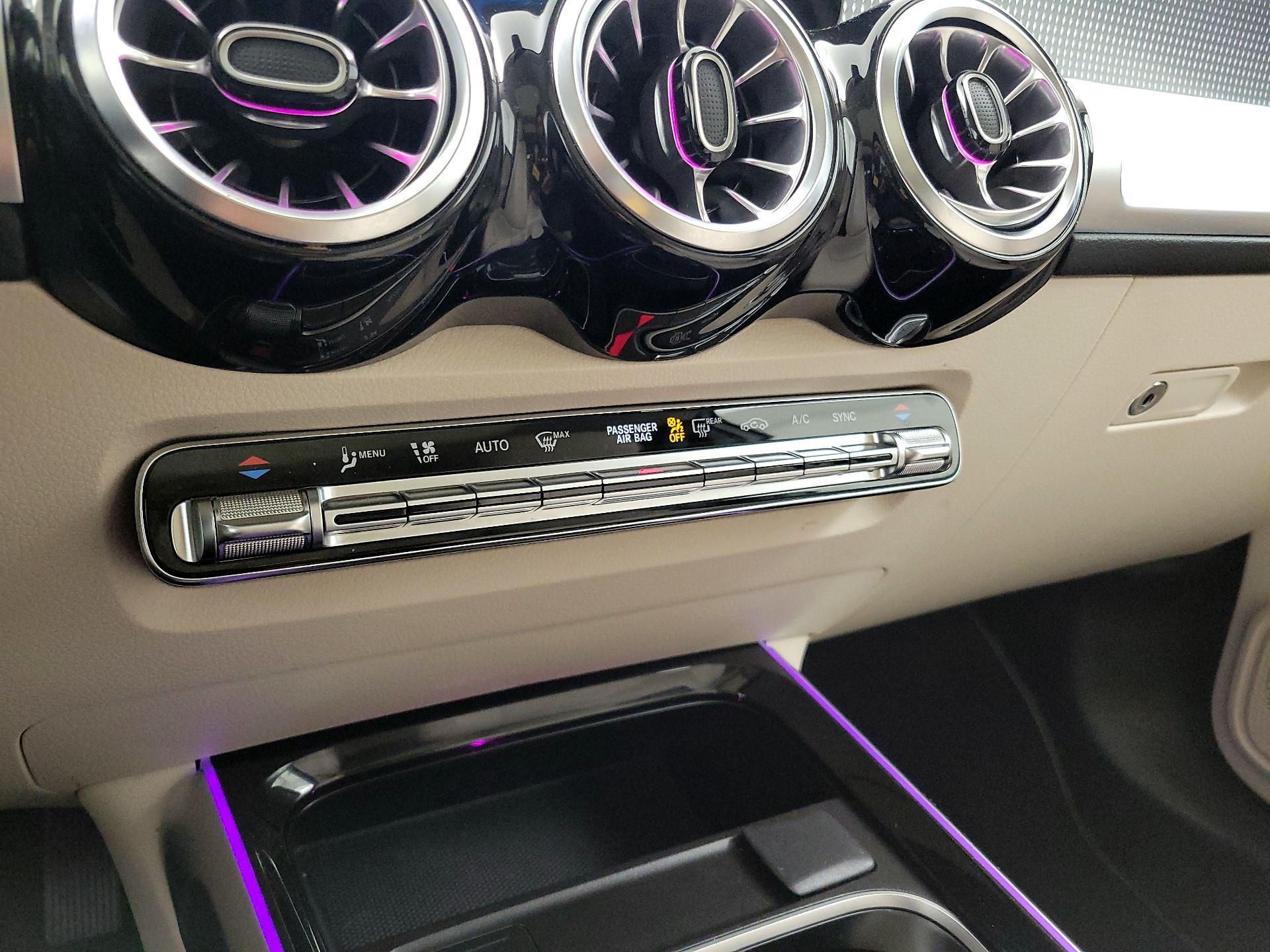 Thumbnail: 2023 Mercedes-Benz GLB - 16