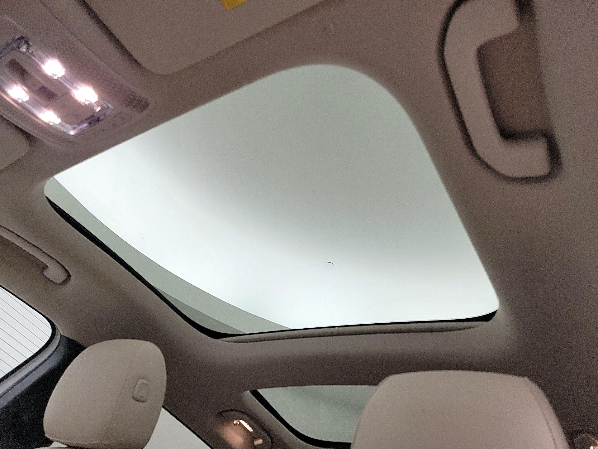 Thumbnail: 2023 Mercedes-Benz GLB - 19